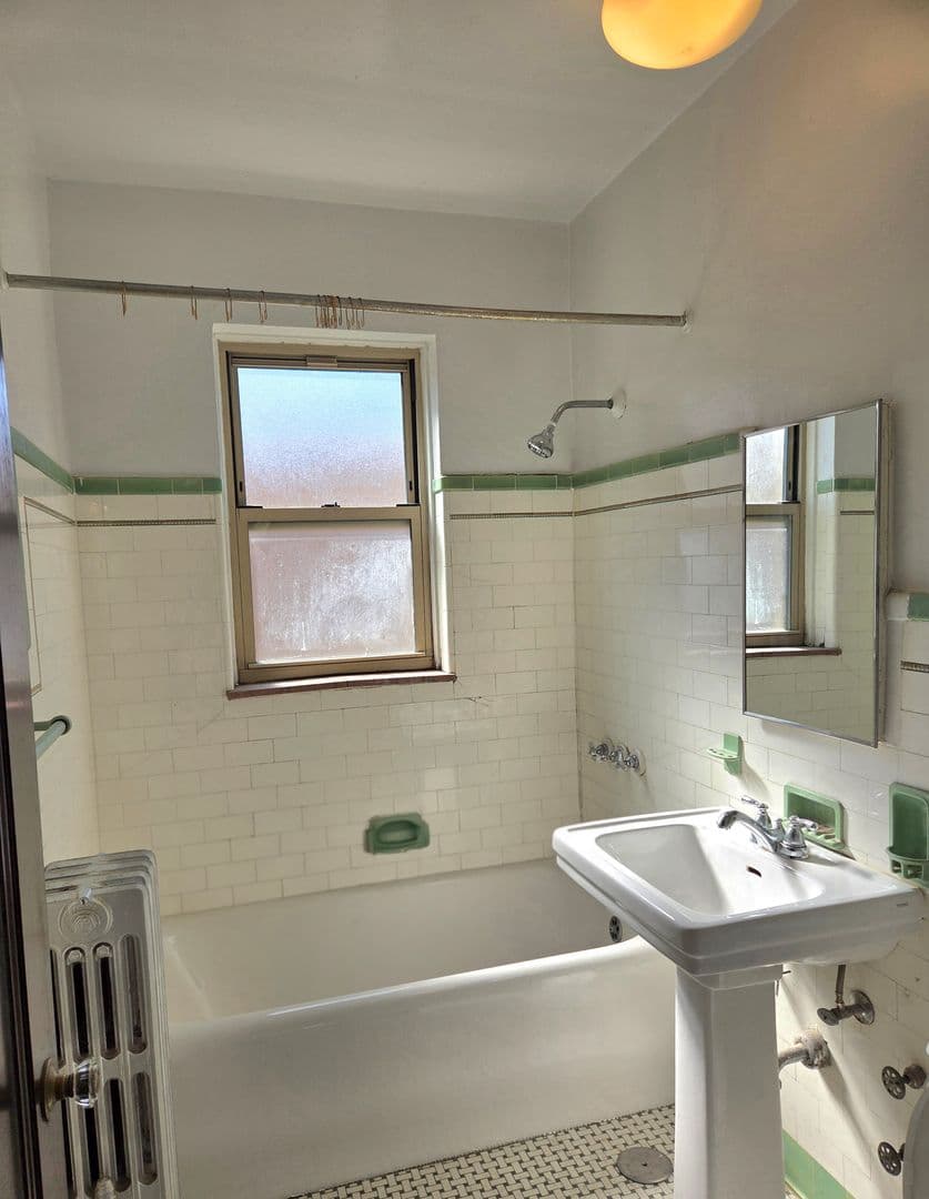 Chicago Apartment: 7443-49 N. Claremont