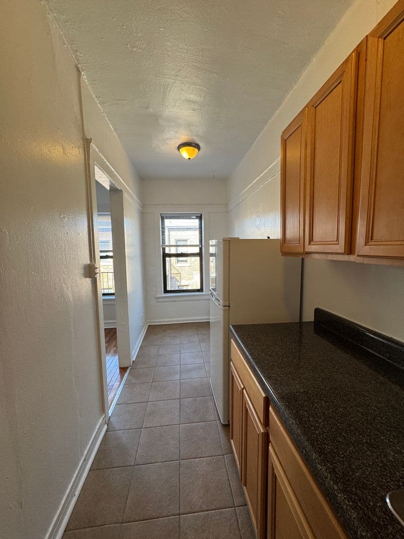 Chicago Apartment: 7455 N. Greenview