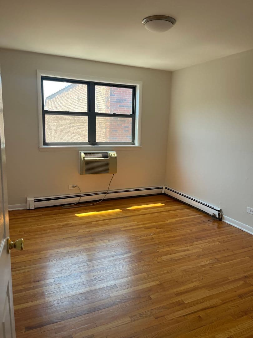 Chicago Apartment: 606 W. Cornelia