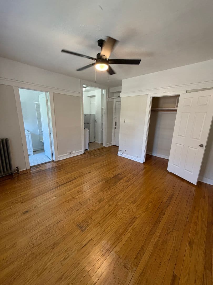 Chicago Apartment: 7455 N. Greenview