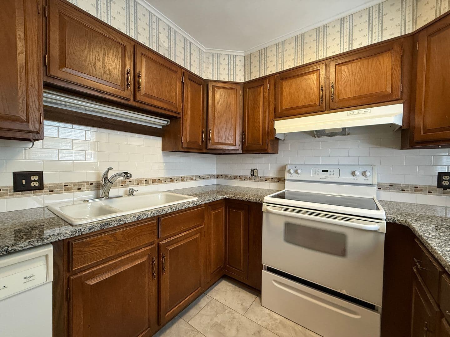 Winston Salem House: 2711 Reynolda Road 2D
