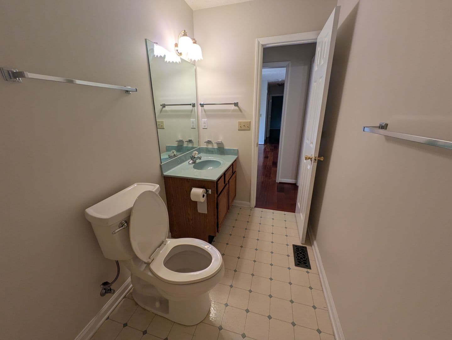 Winston Salem House: 6008 Yeaton Glen Drive