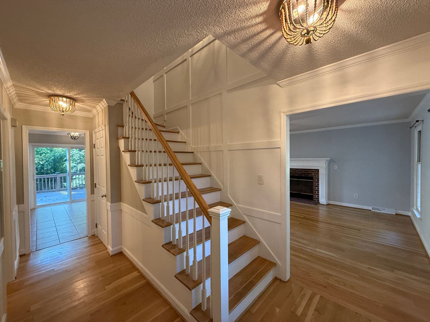 Clemmons House: 6714 Amberley Lane