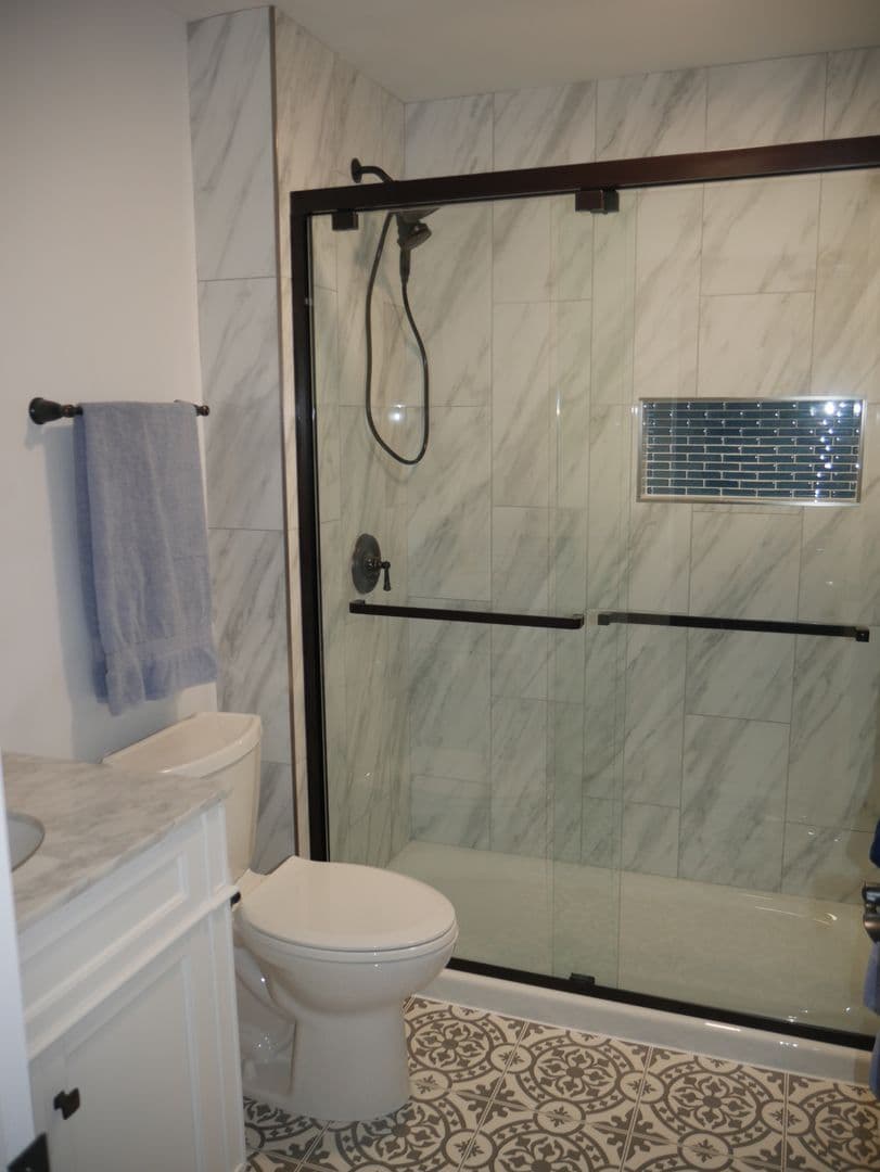 Winston Salem House: 2443 Greenwich Rd