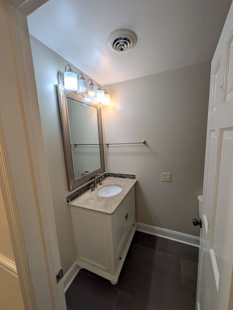 Winston Salem Condo: 2707 Reynolda Rd C3