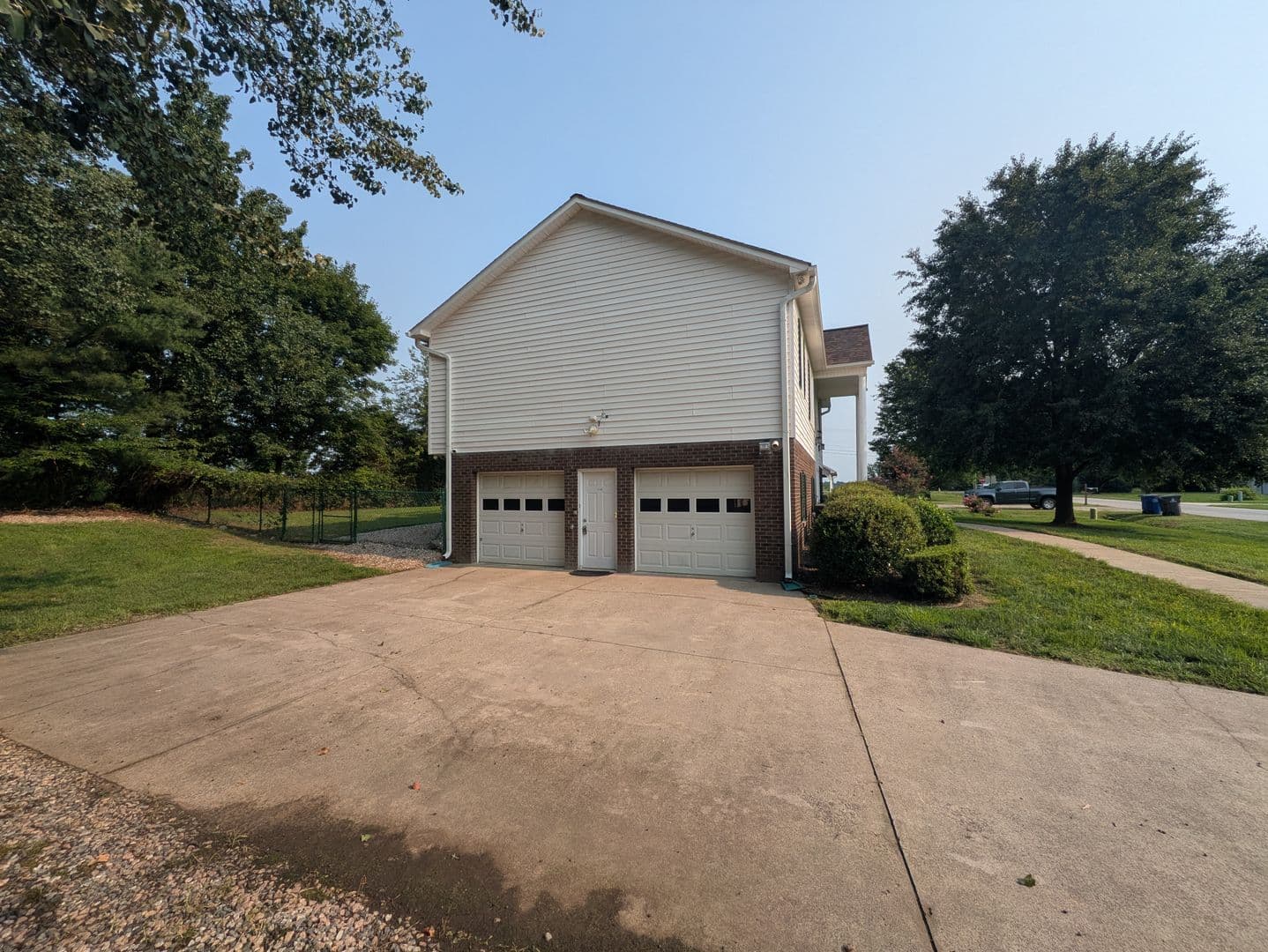 Winston Salem House: 6008 Yeaton Glen Drive