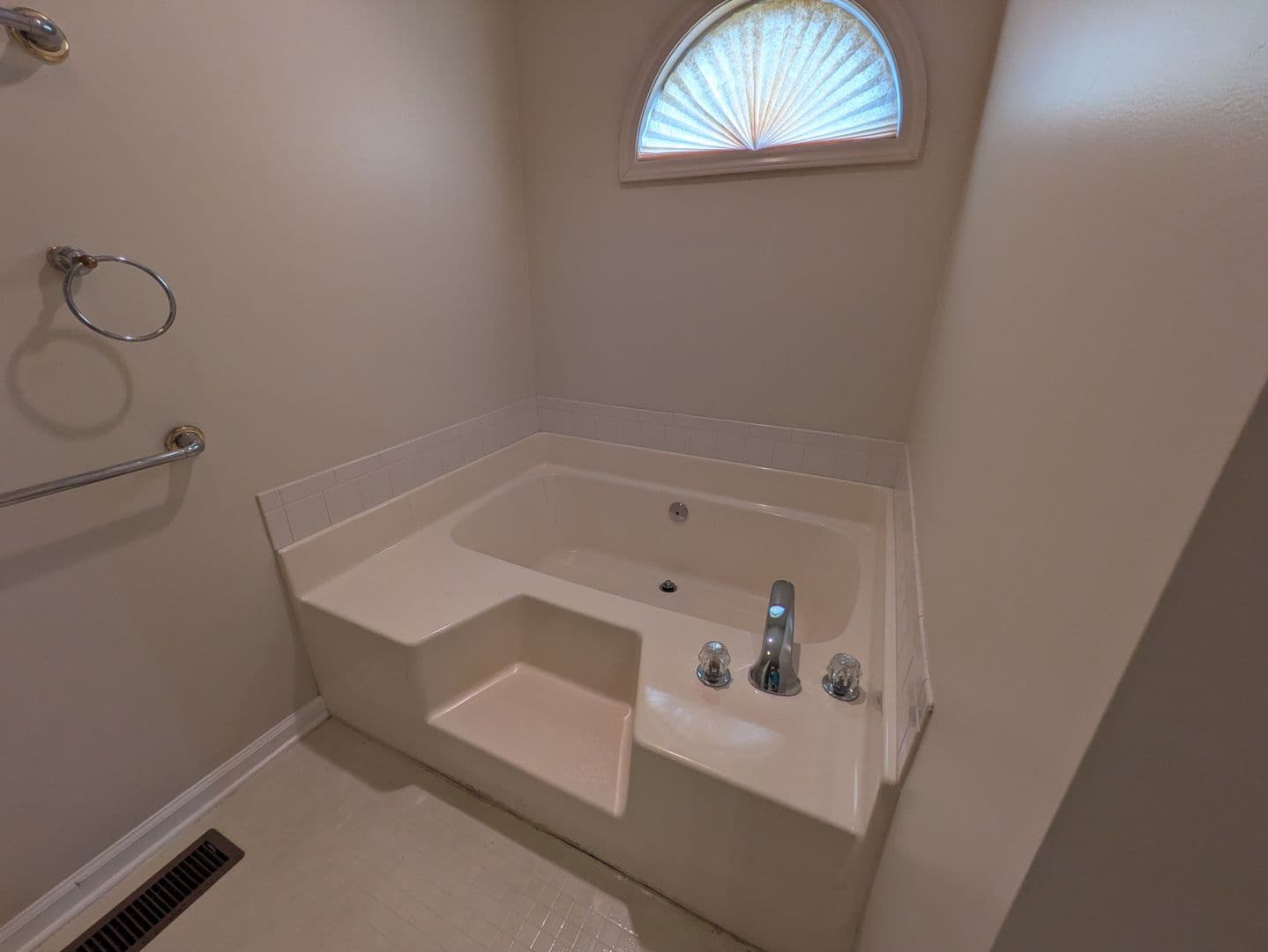 Winston Salem House: 6008 Yeaton Glen Drive
