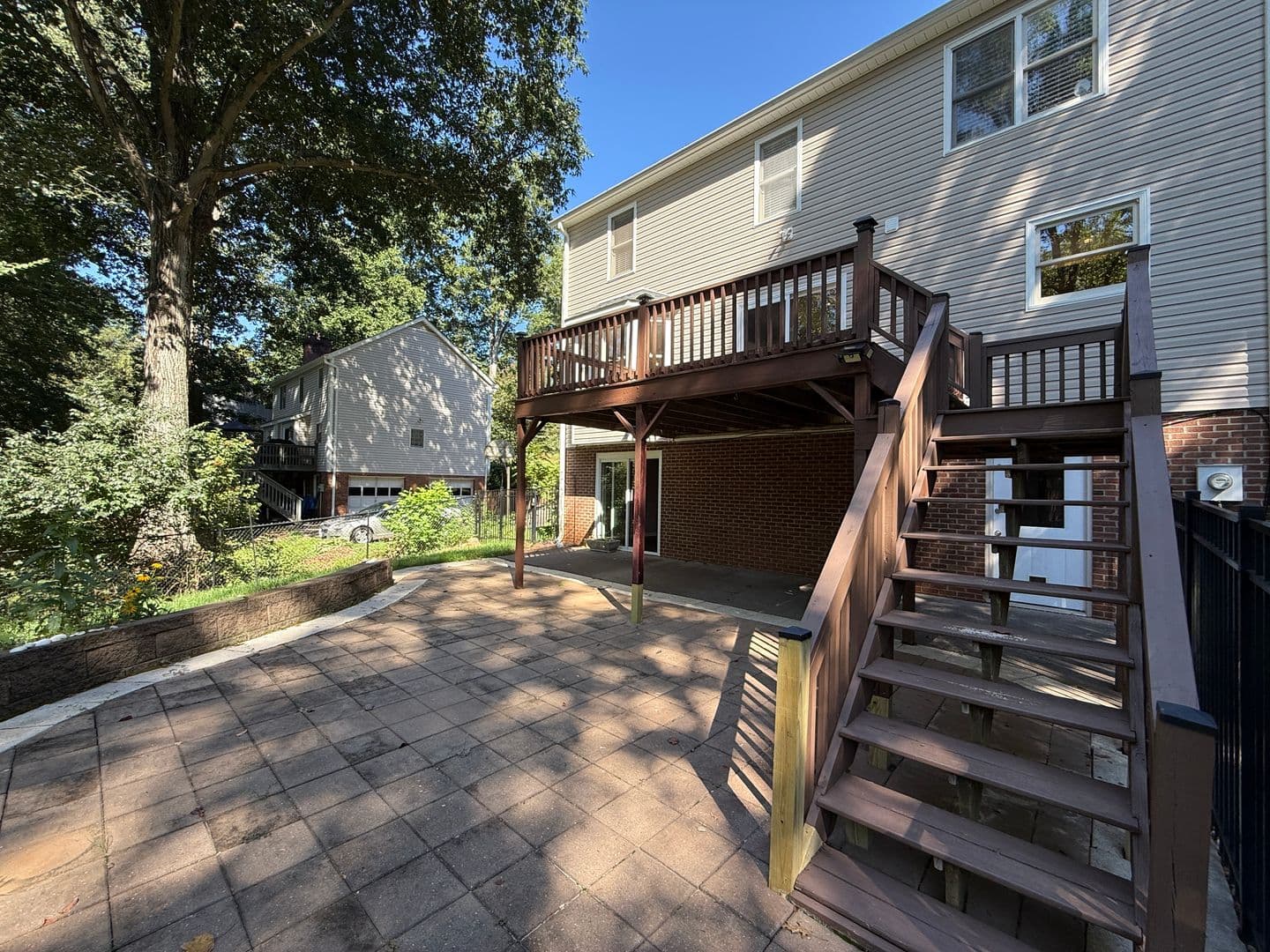 Clemmons House: 6714 Amberley Lane