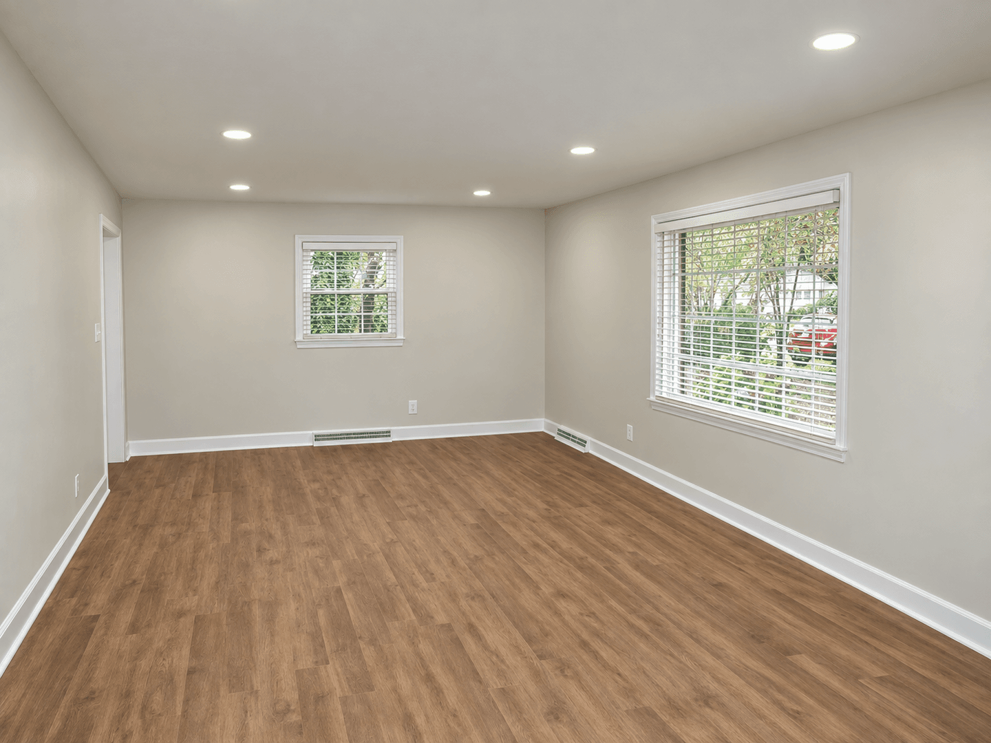 Winston Salem House: 2443 Greenwich Rd