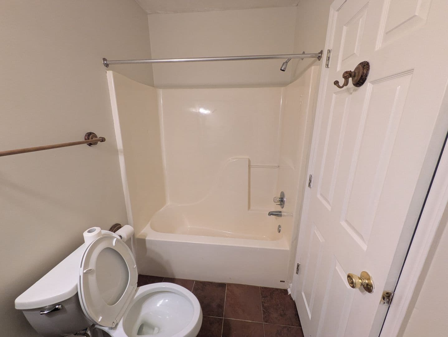 Winston Salem House: 6008 Yeaton Glen Drive