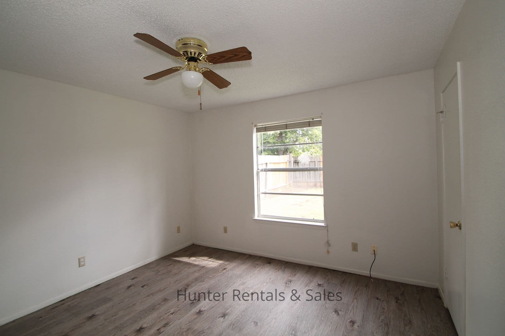 Killeen Apartment: 1604-A Cedarhill Dr