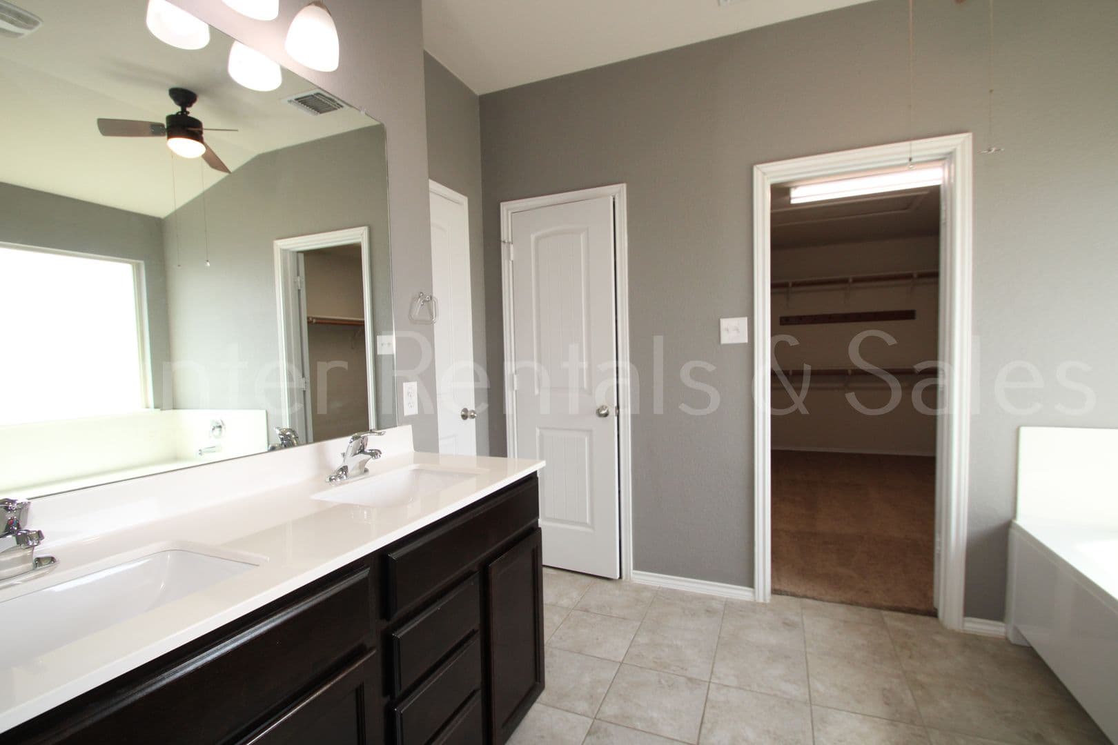 Belton House: 5561 Othello Dr