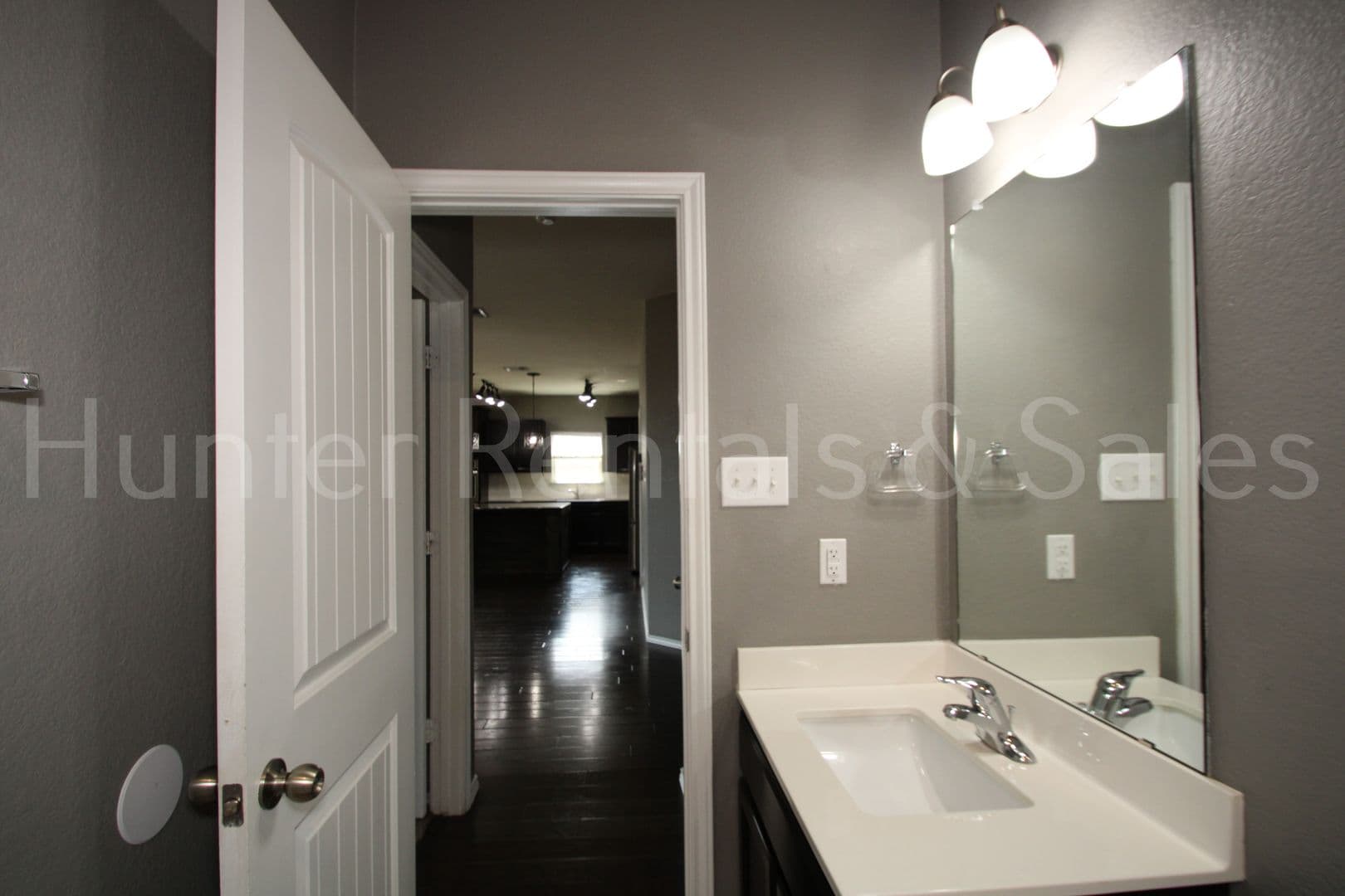 Belton House: 5561 Othello Dr