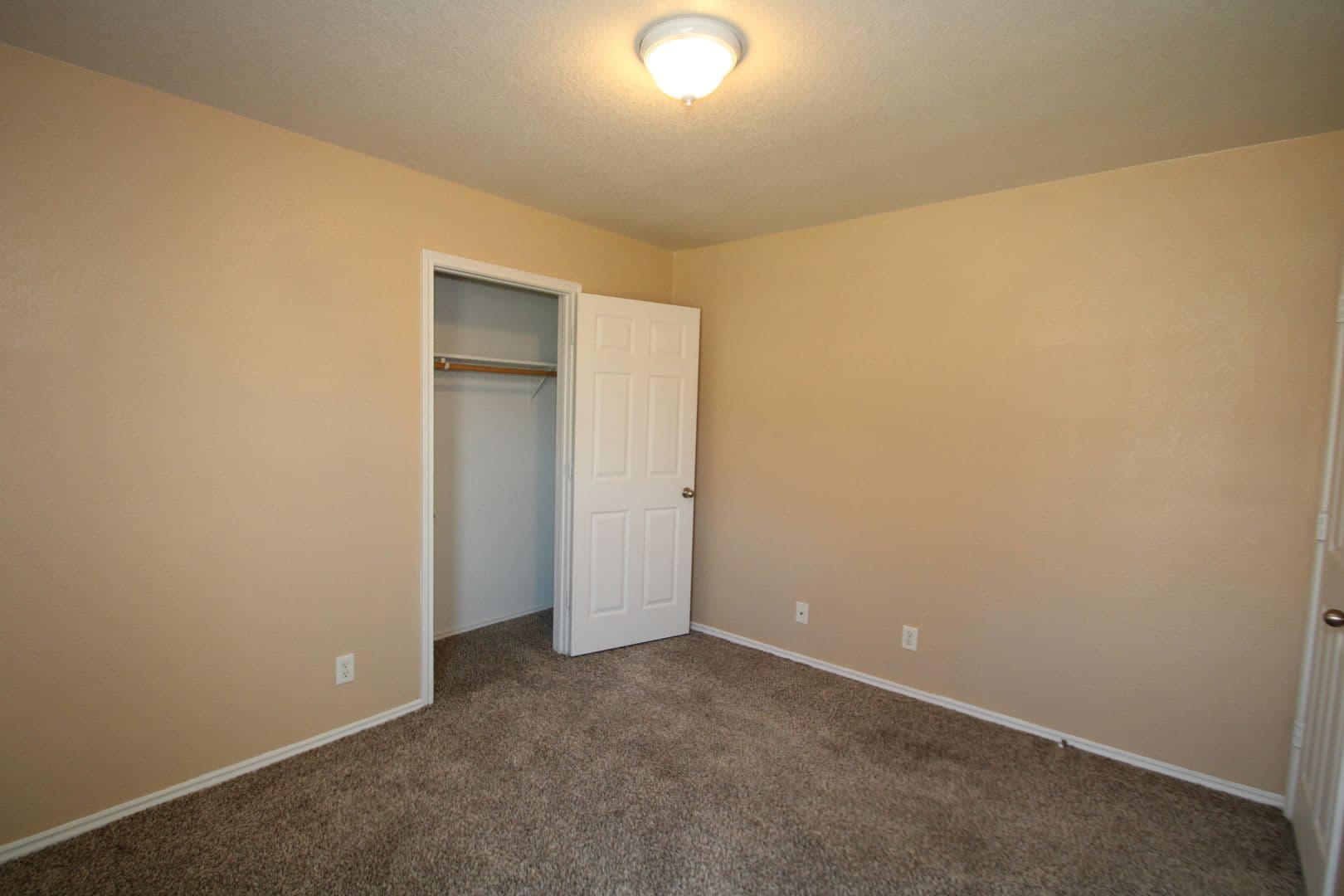 Killeen House: 3905 Bolivar Dr