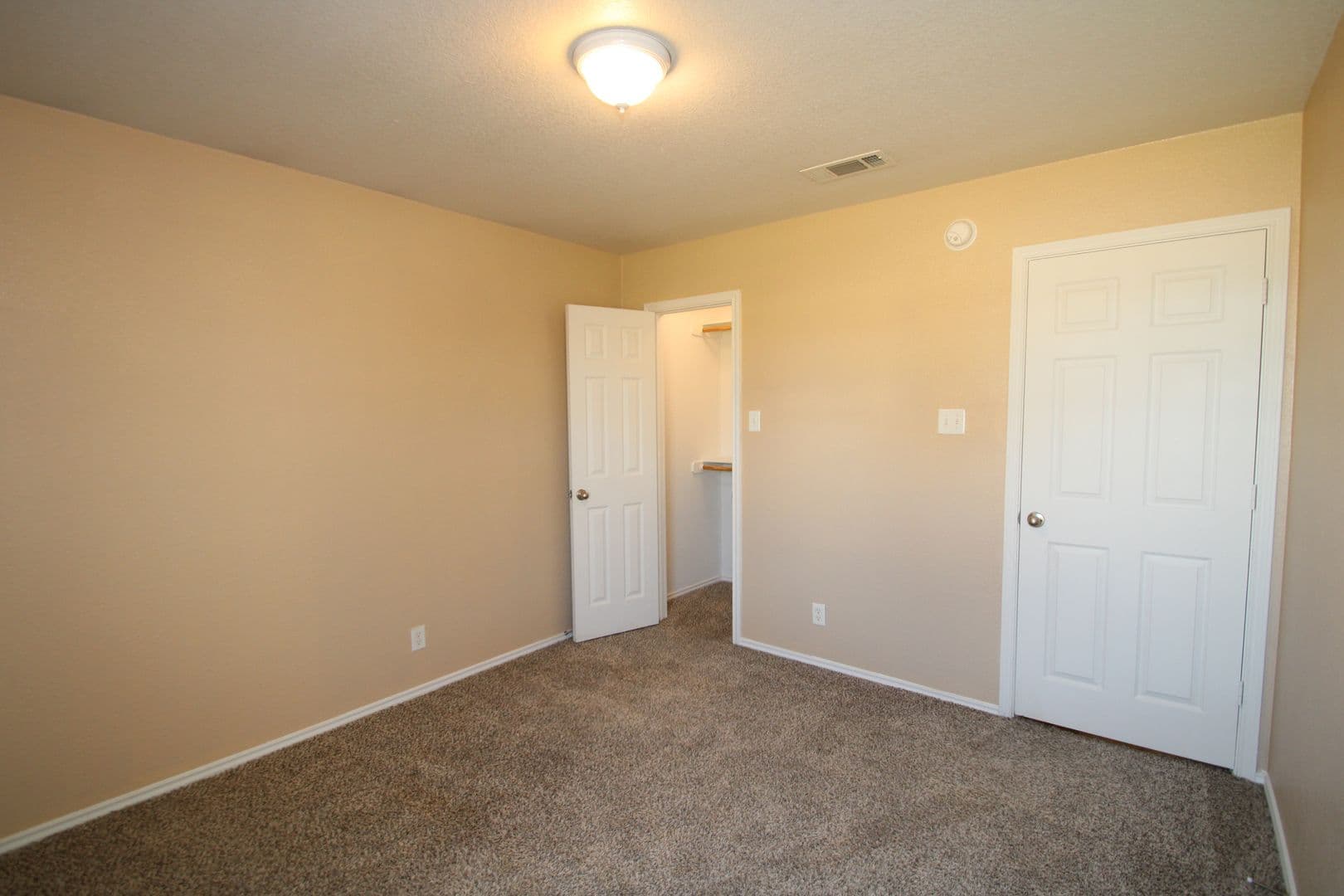 Killeen House: 3905 Bolivar Dr