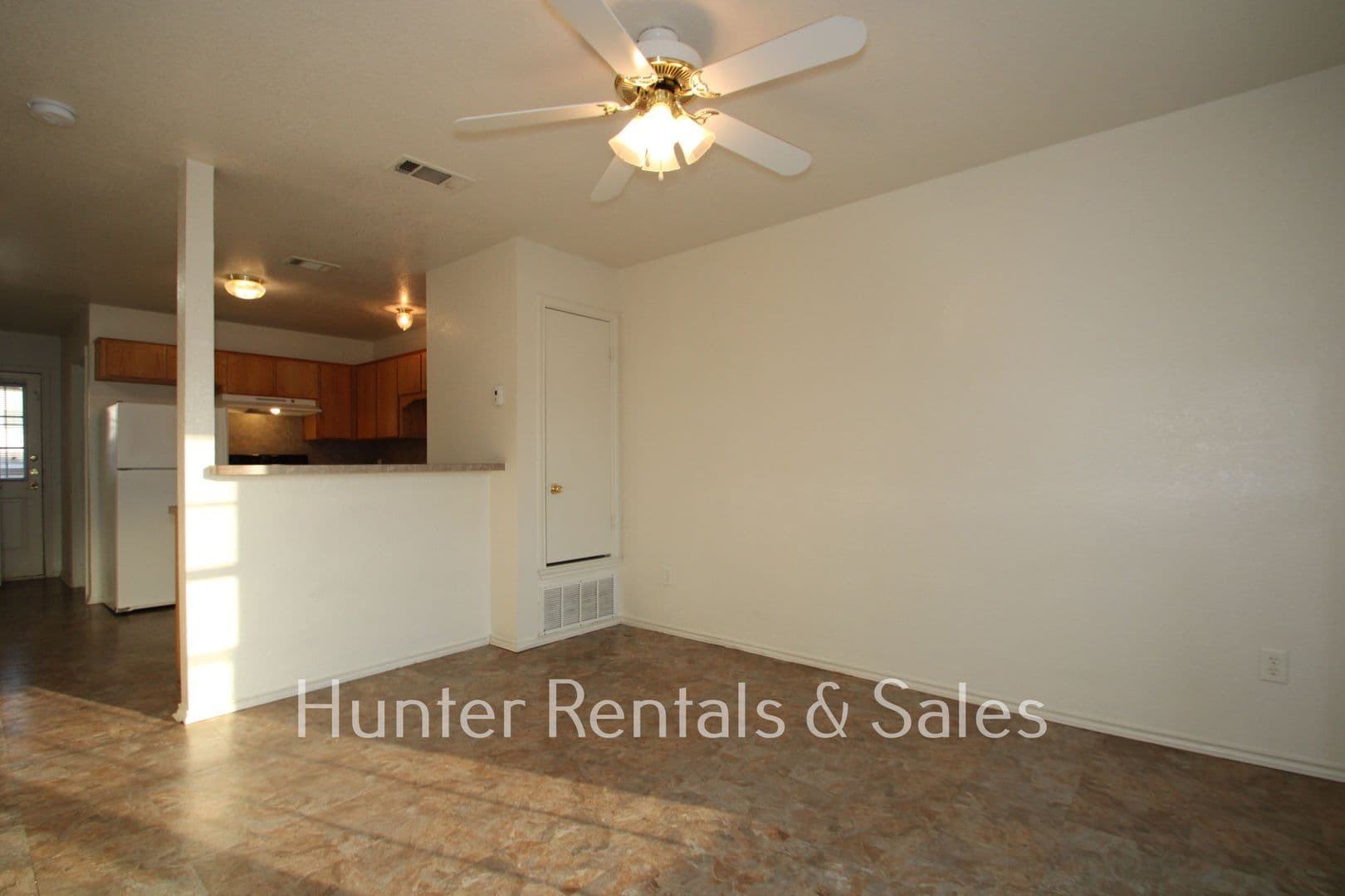 Killeen Townhome: 4401-B Alan Kent Dr