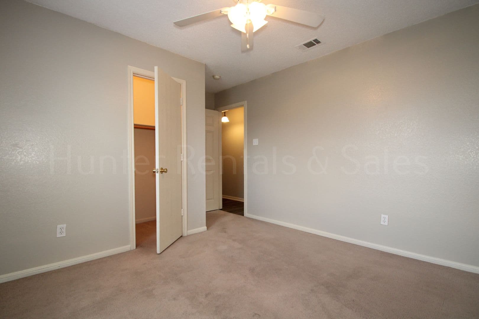 Killeen House: 4200 Matt Ct