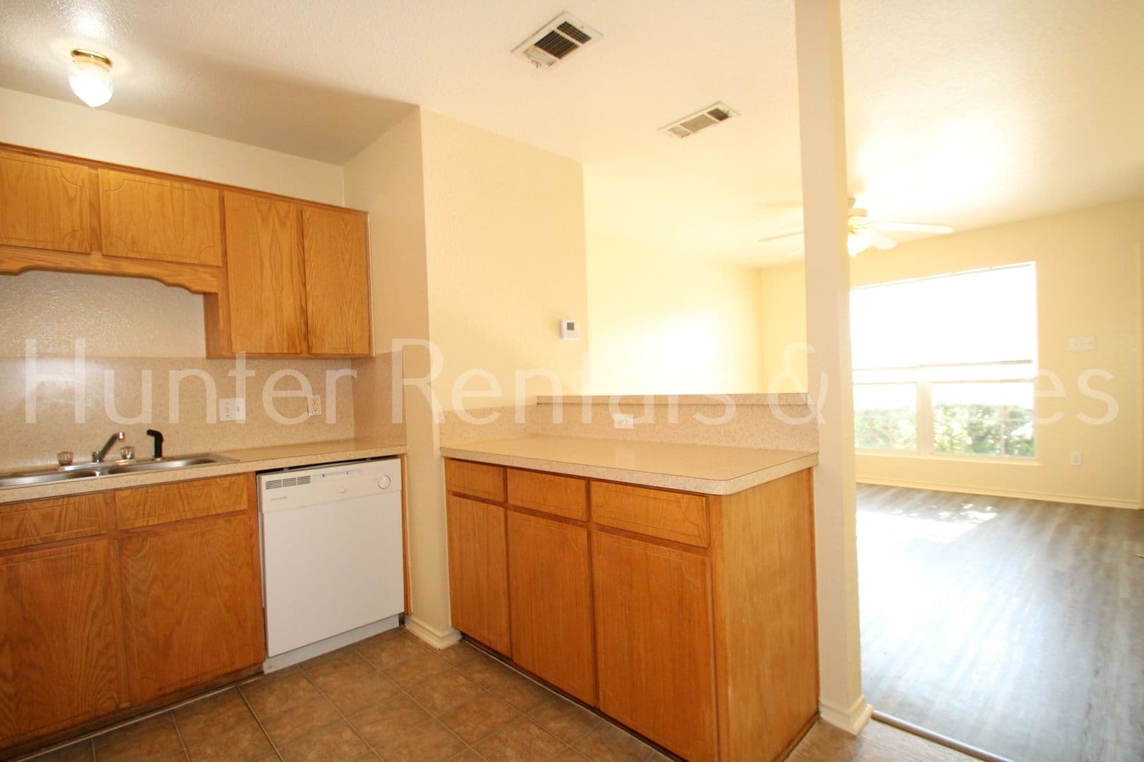 Killeen Townhome: 4301-B Alan Kent Dr