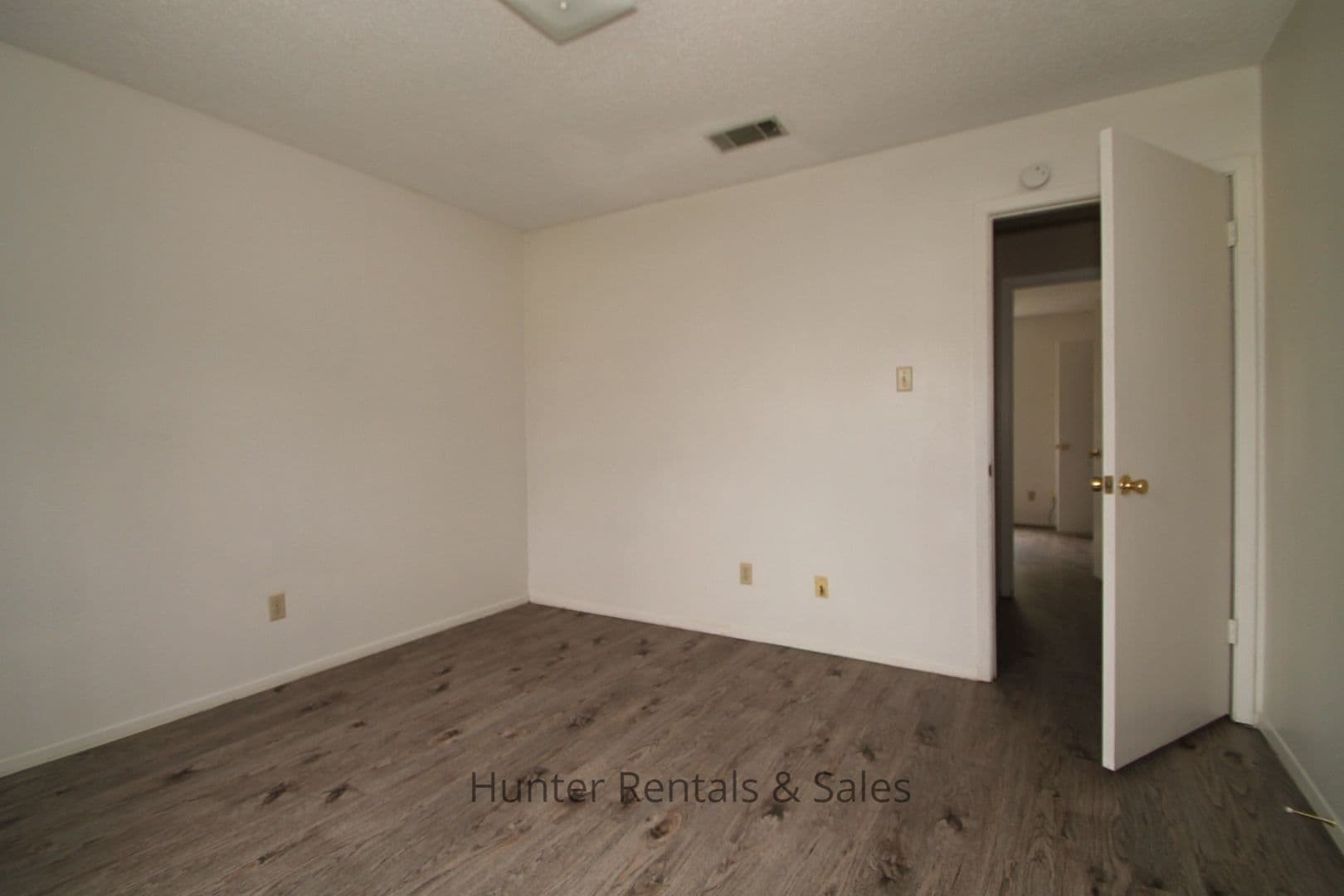 Killeen Apartment: 1604-A Cedarhill Dr