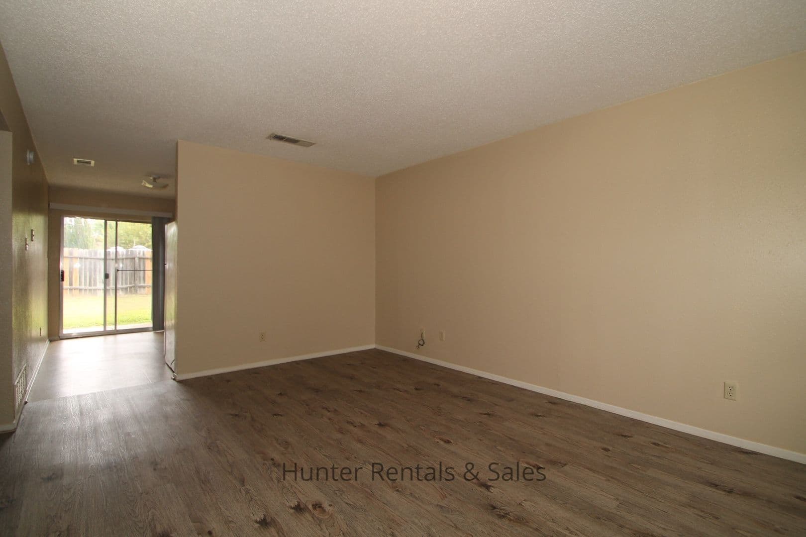 Killeen Apartment: 1604-A Cedarhill Dr