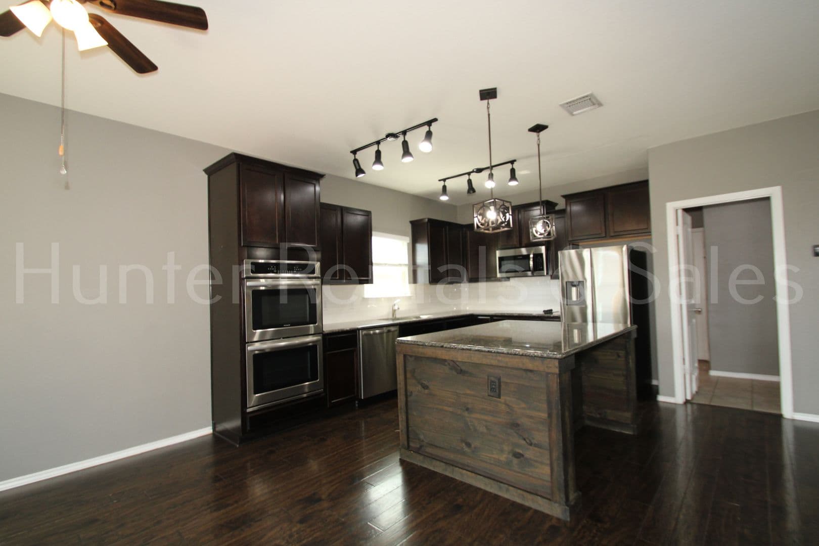 Belton House: 5561 Othello Dr
