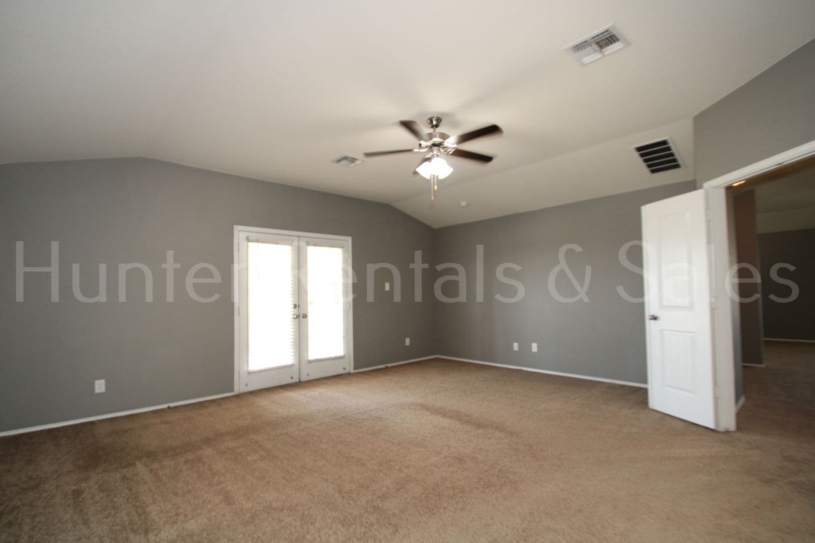 Belton House: 5561 Othello Dr