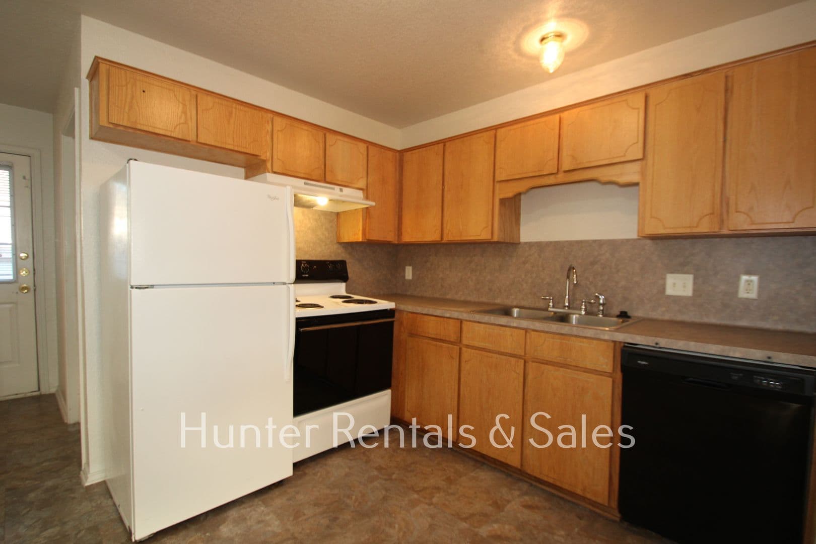Killeen Townhome: 4401-B Alan Kent Dr