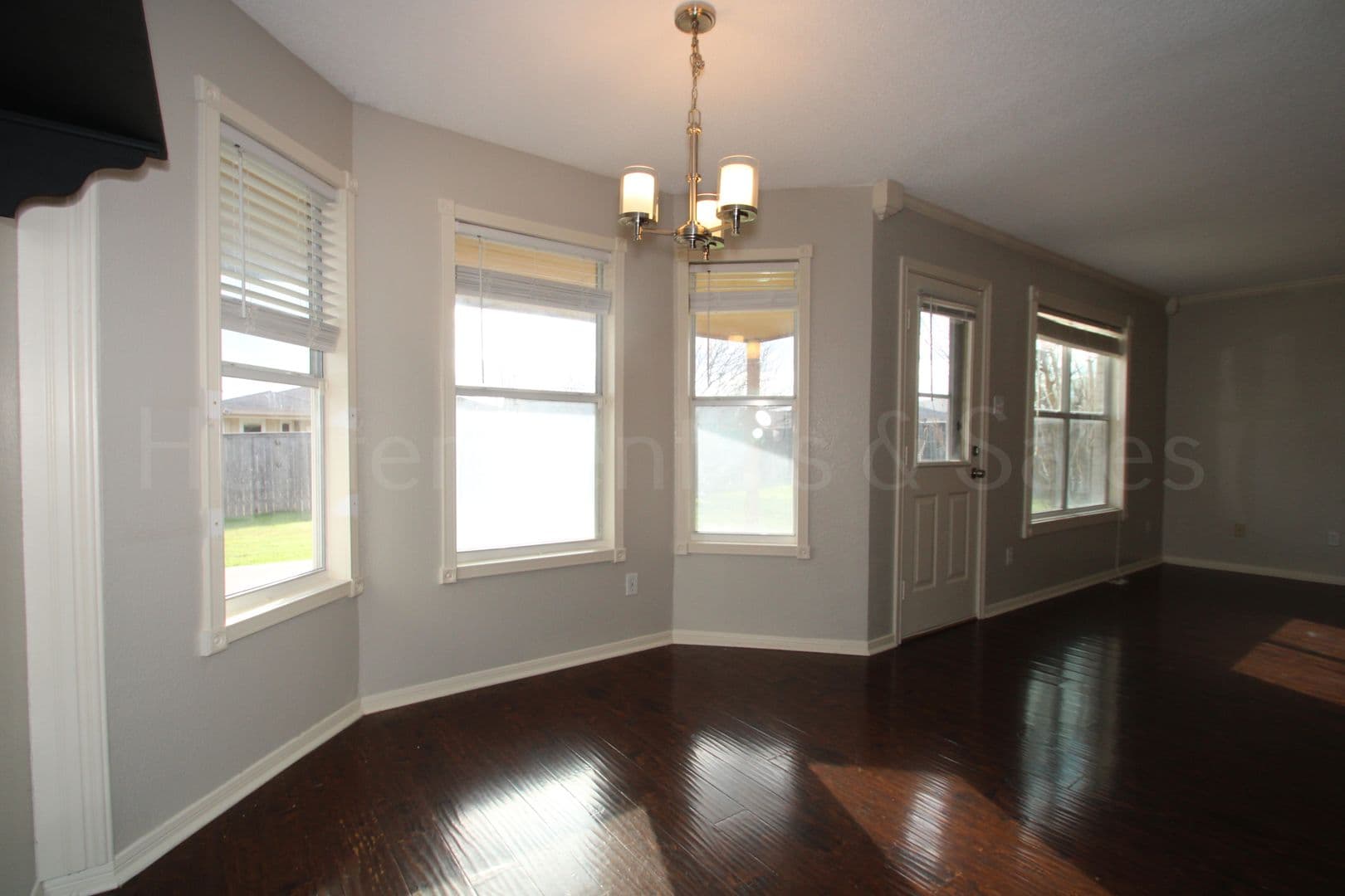 Killeen House: 4200 Matt Ct