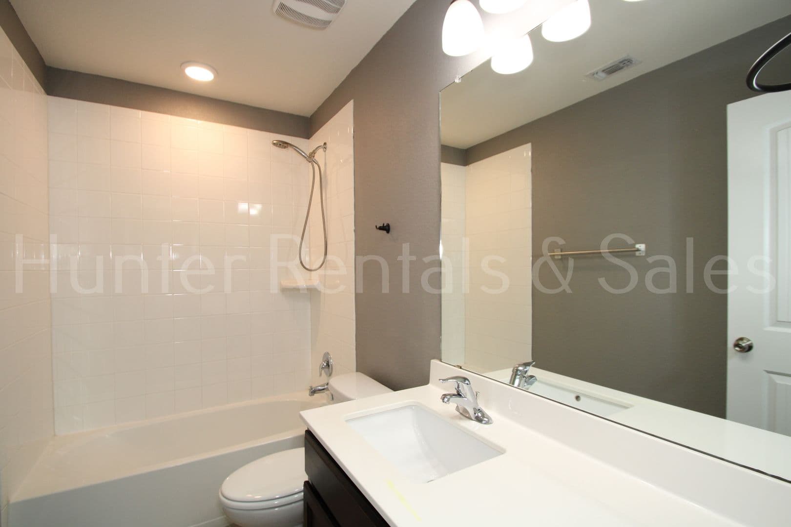 Belton House: 5561 Othello Dr