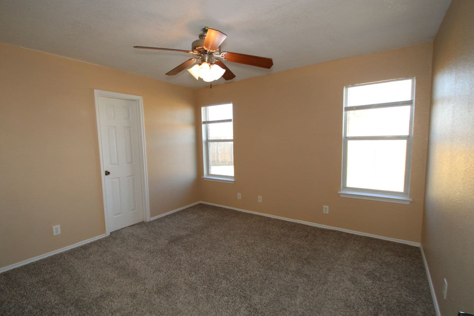 Killeen House: 3905 Bolivar Dr
