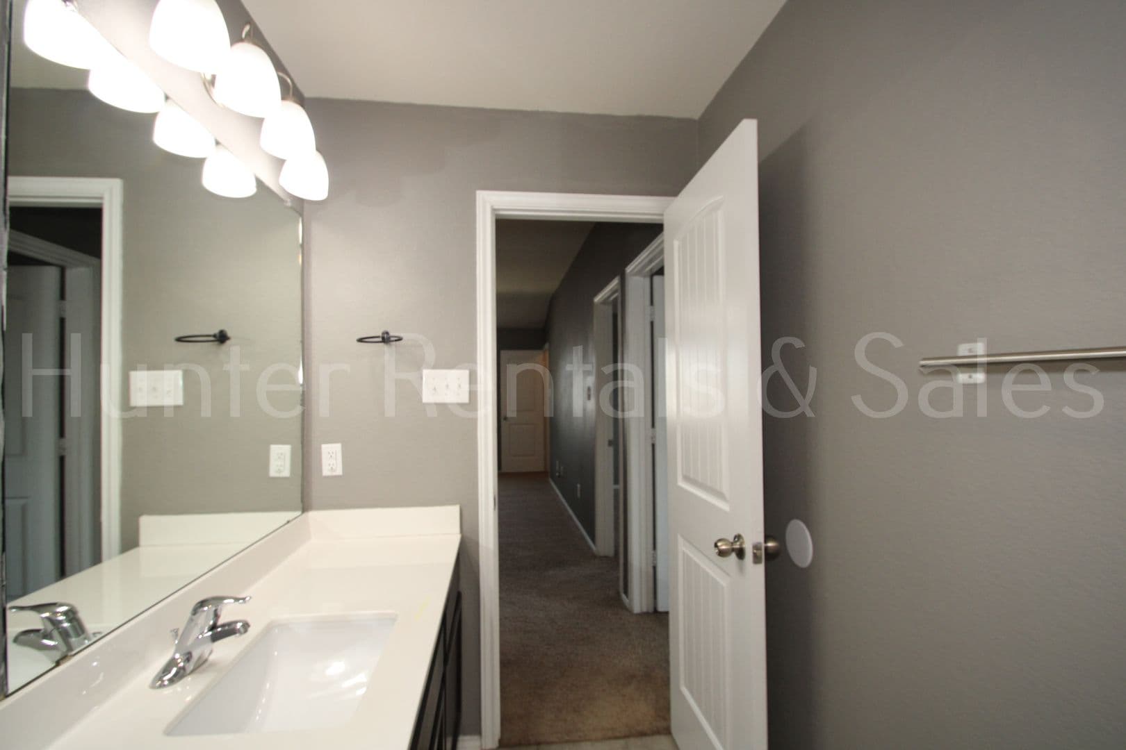 Belton House: 5561 Othello Dr