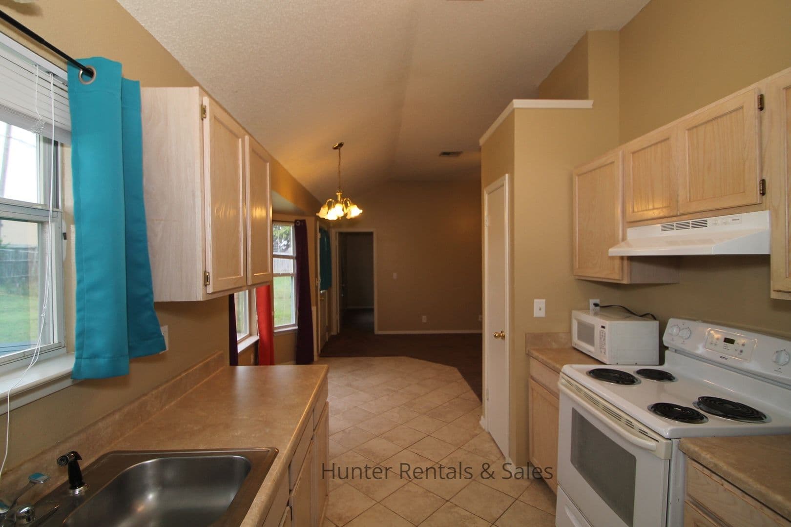 Killeen House: 3613 Christie Dr