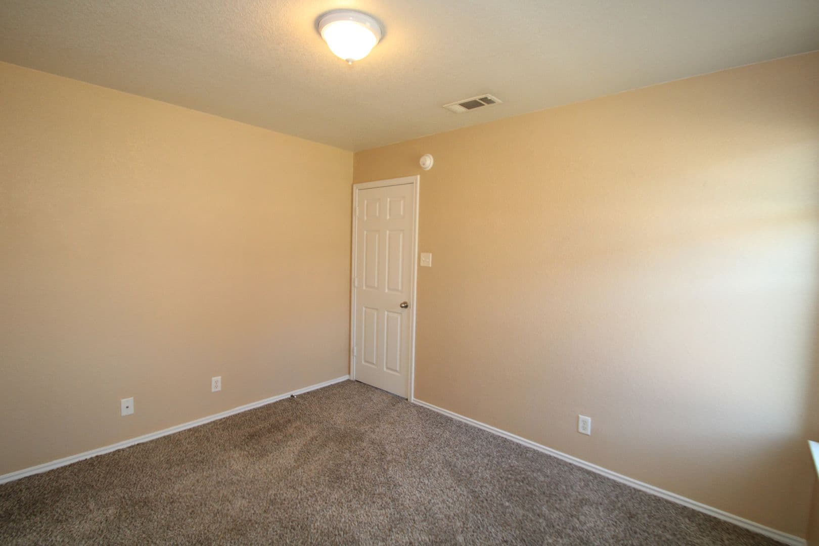 Killeen House: 3905 Bolivar Dr