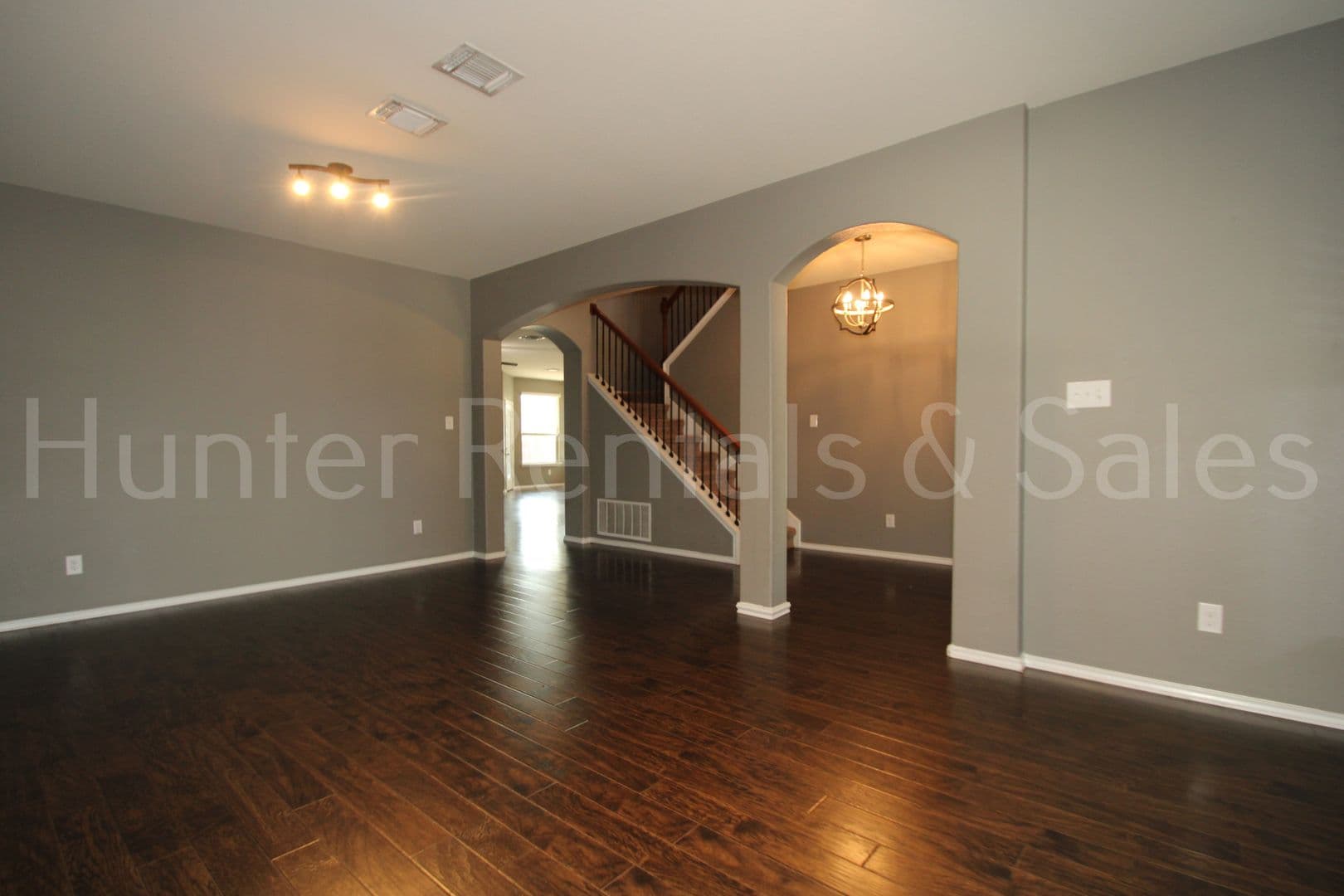 Belton House: 5561 Othello Dr