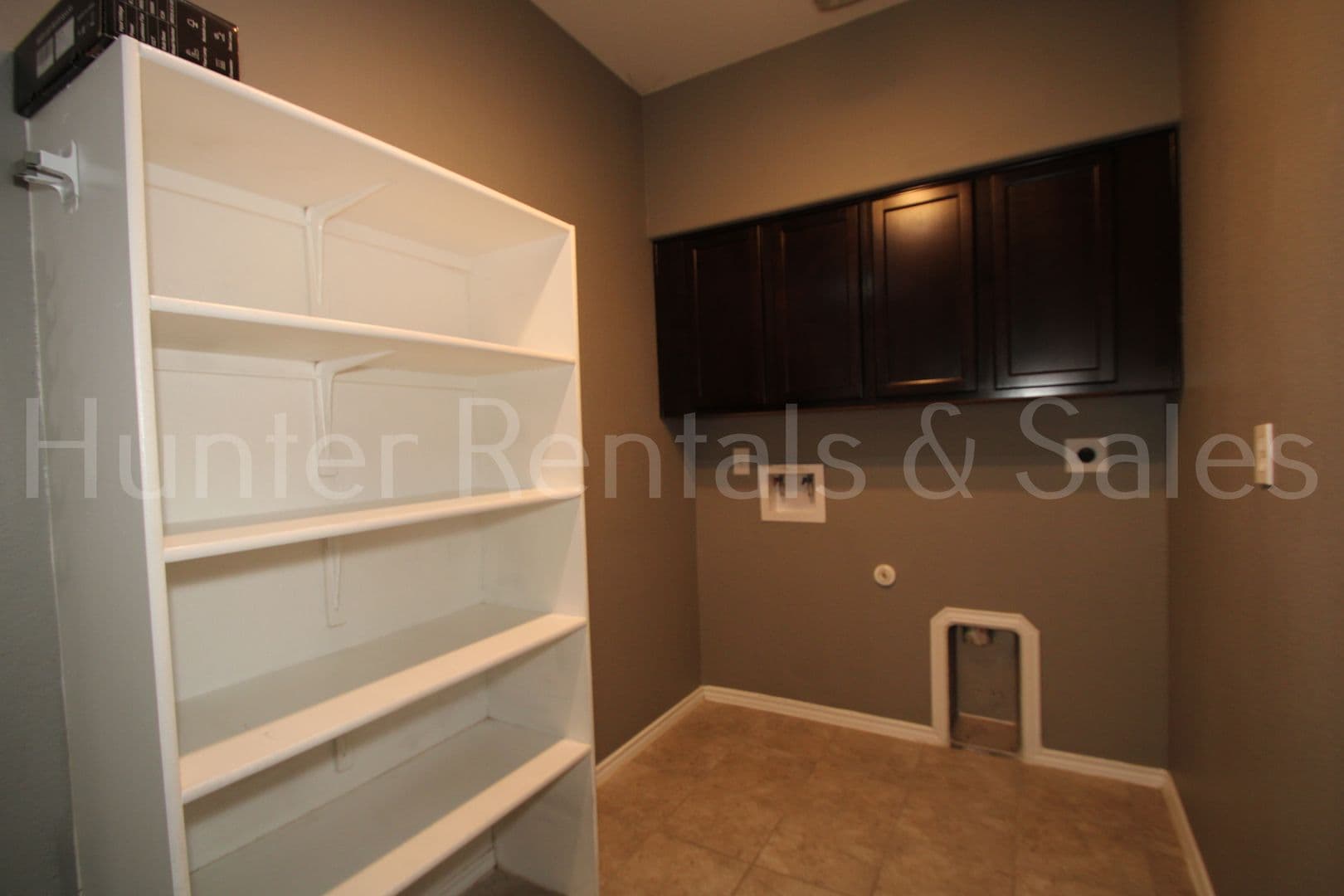 Belton House: 5561 Othello Dr