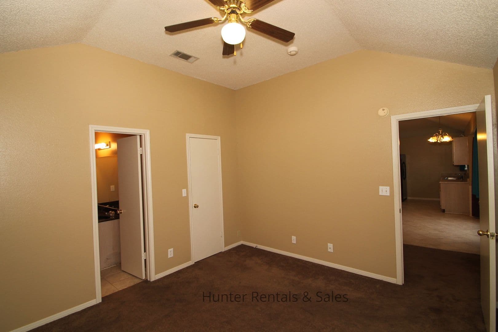 Killeen House: 3613 Christie Dr