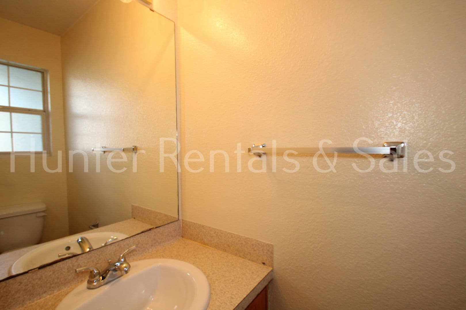 Killeen Townhome: 4301-B Alan Kent Dr