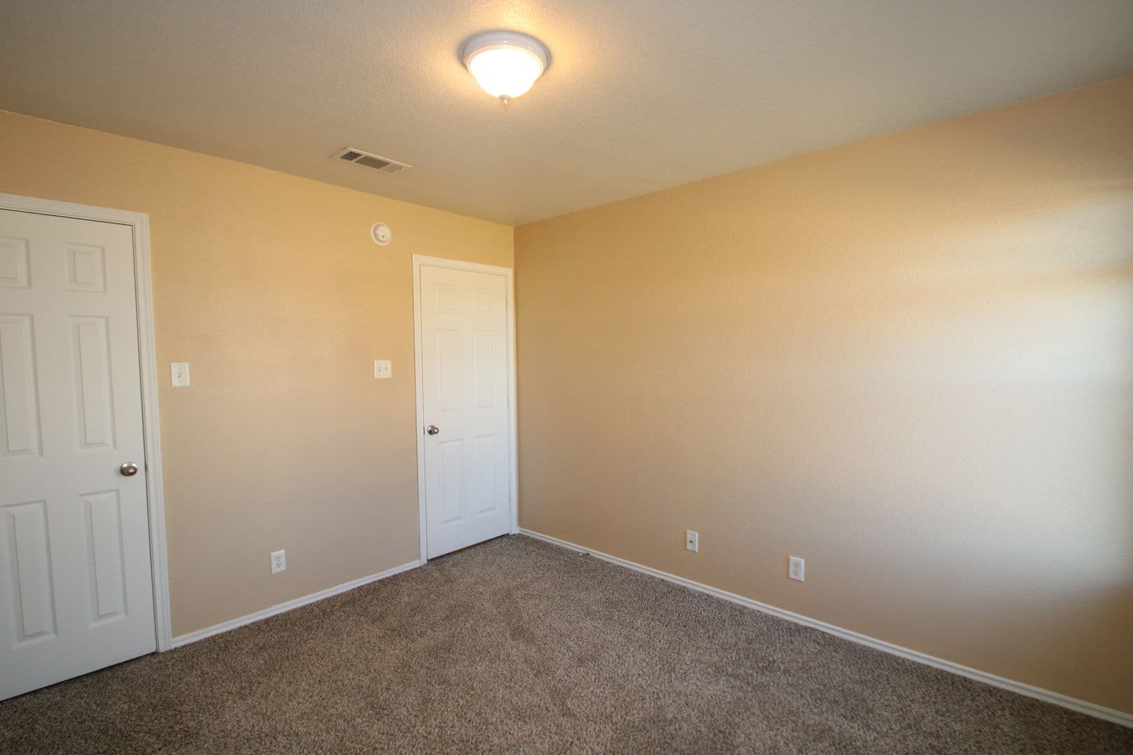 Killeen House: 3905 Bolivar Dr