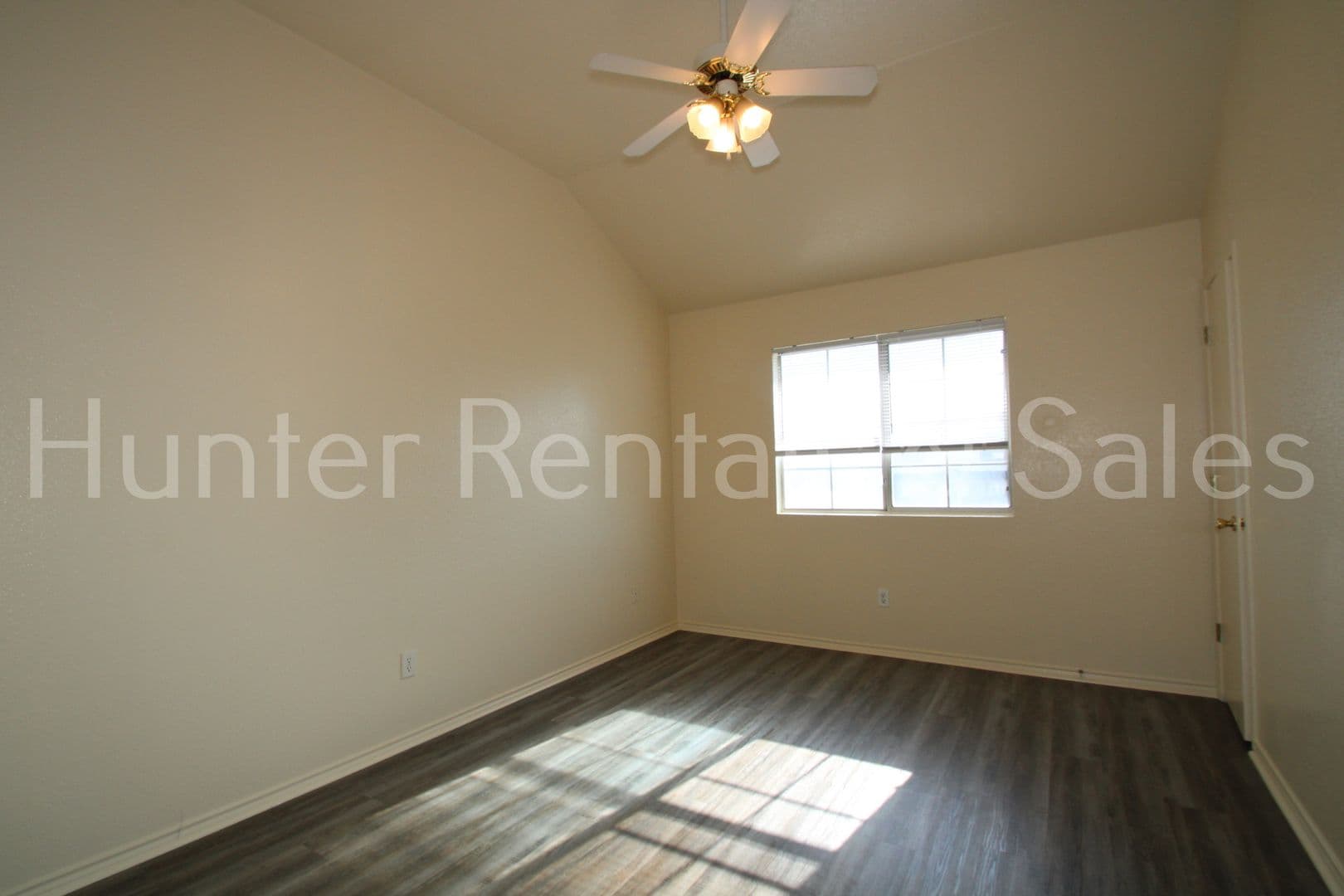 Killeen Townhome: 4301-B Alan Kent Dr