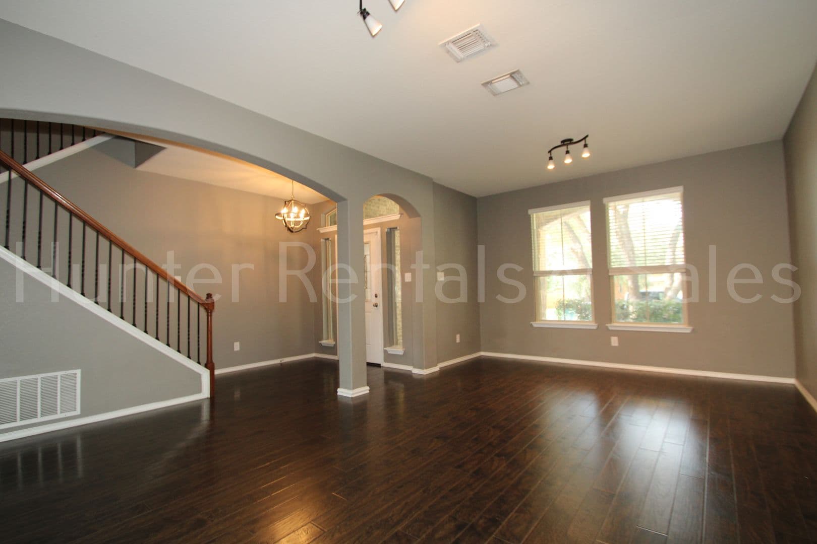 Belton House: 5561 Othello Dr