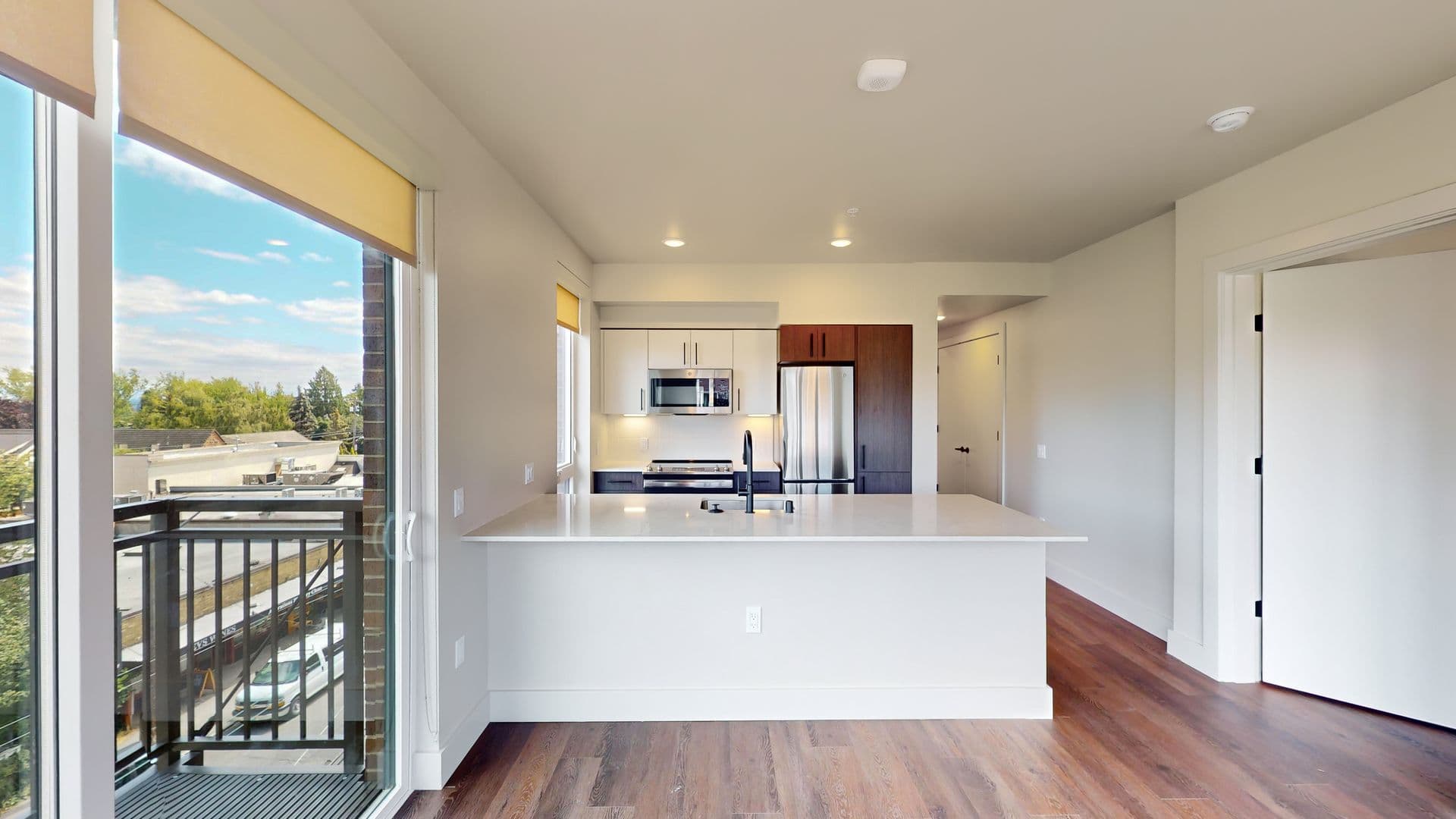 Seattle Apartment: 555 15th AVE E
