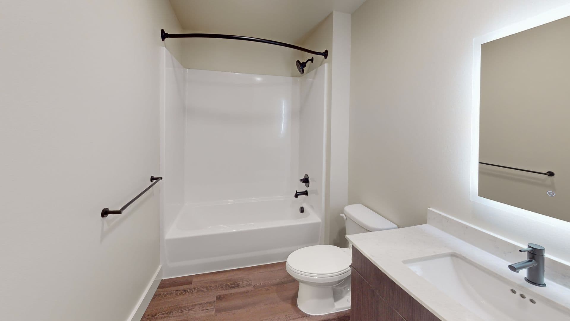 Seattle Apartment: 555 15th AVE E