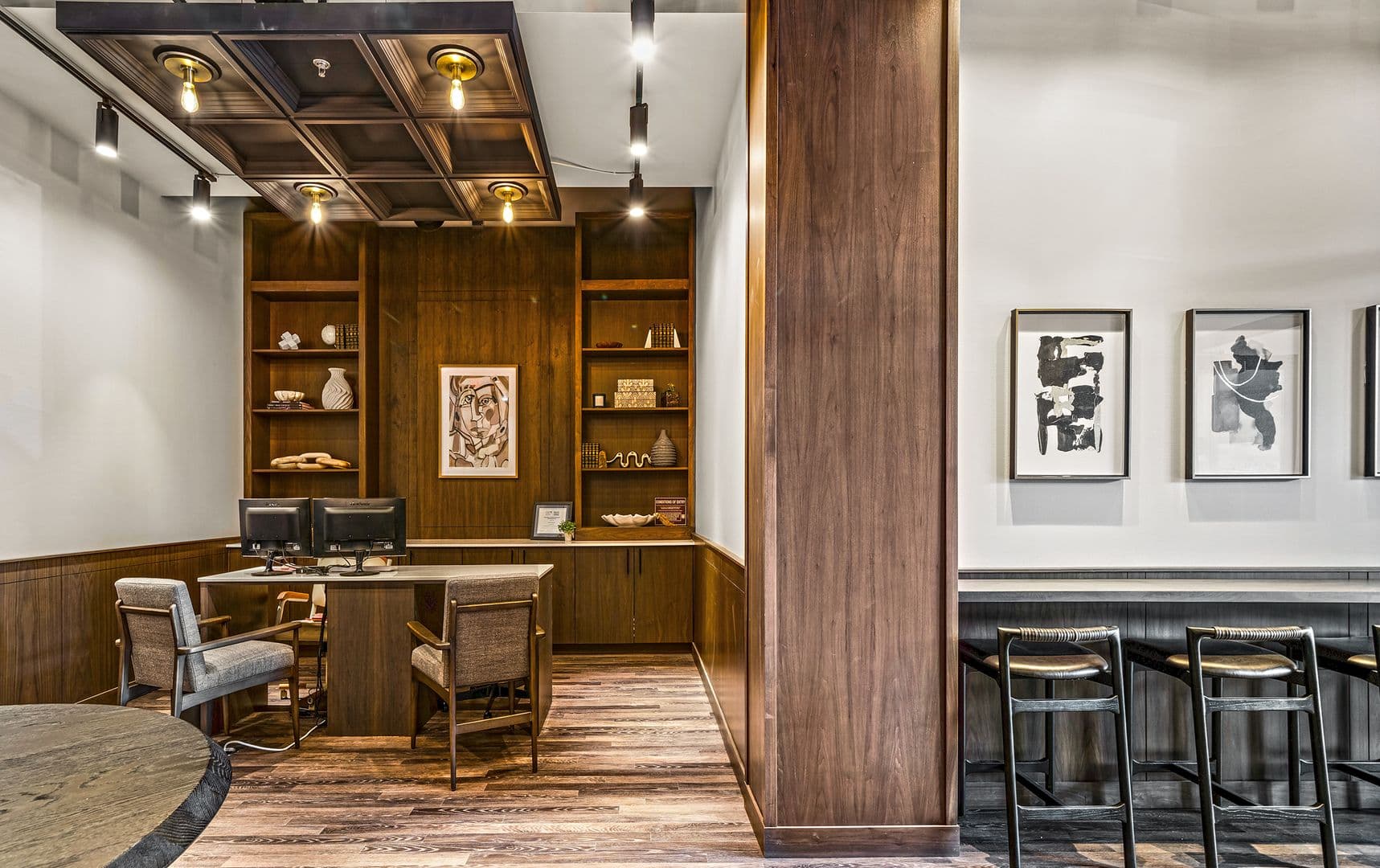 Seattle Apartment: 555 15th AVE E