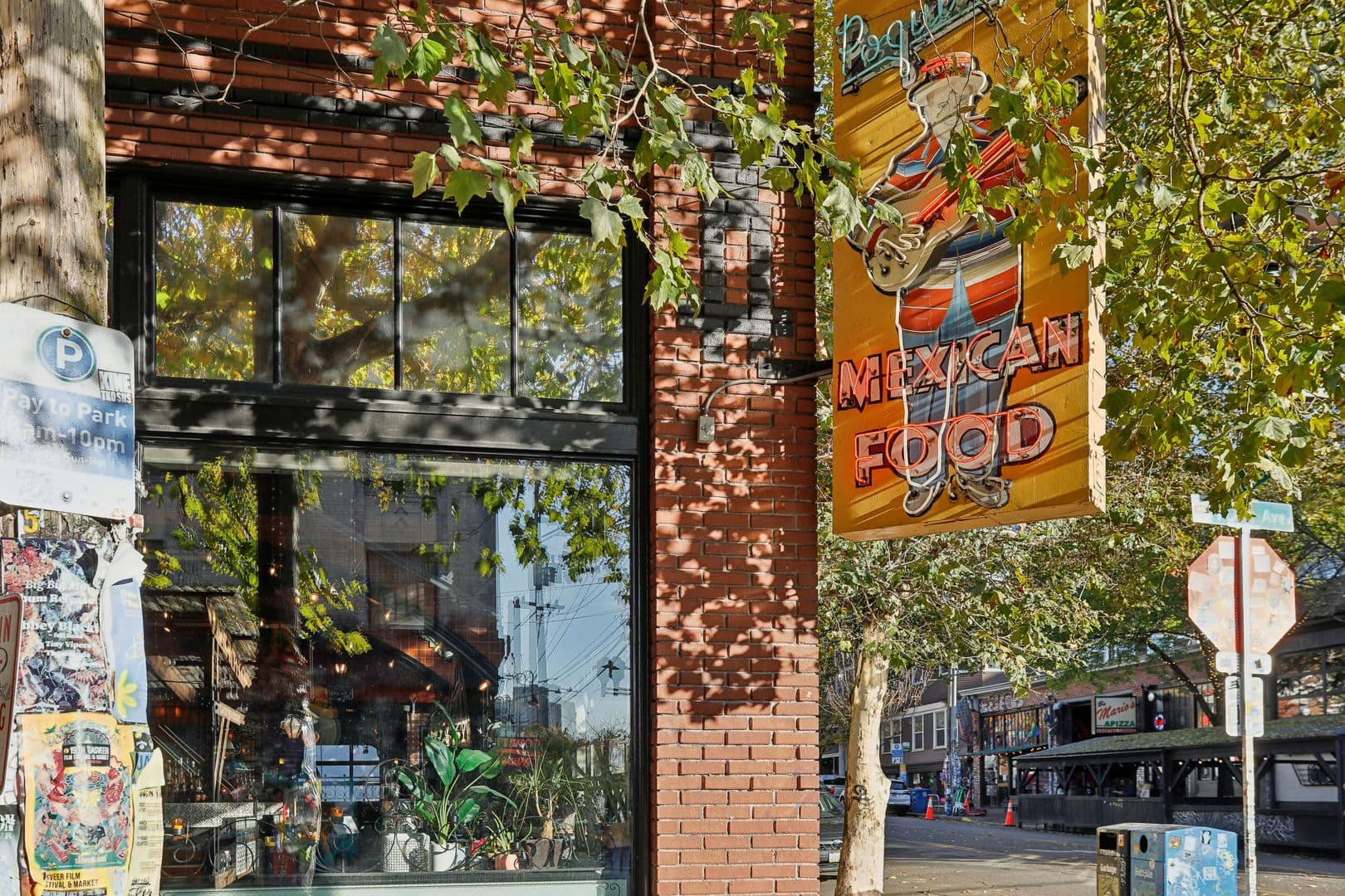 Seattle Apartment: 1641 Nagle Pl