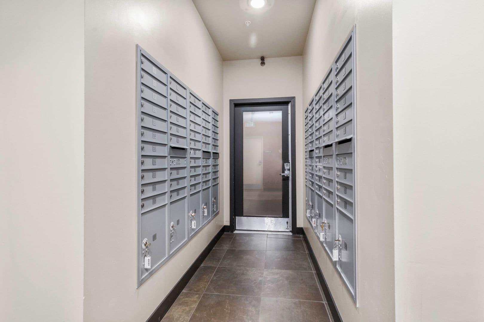 Seattle Apartment: 1641 Nagle Pl