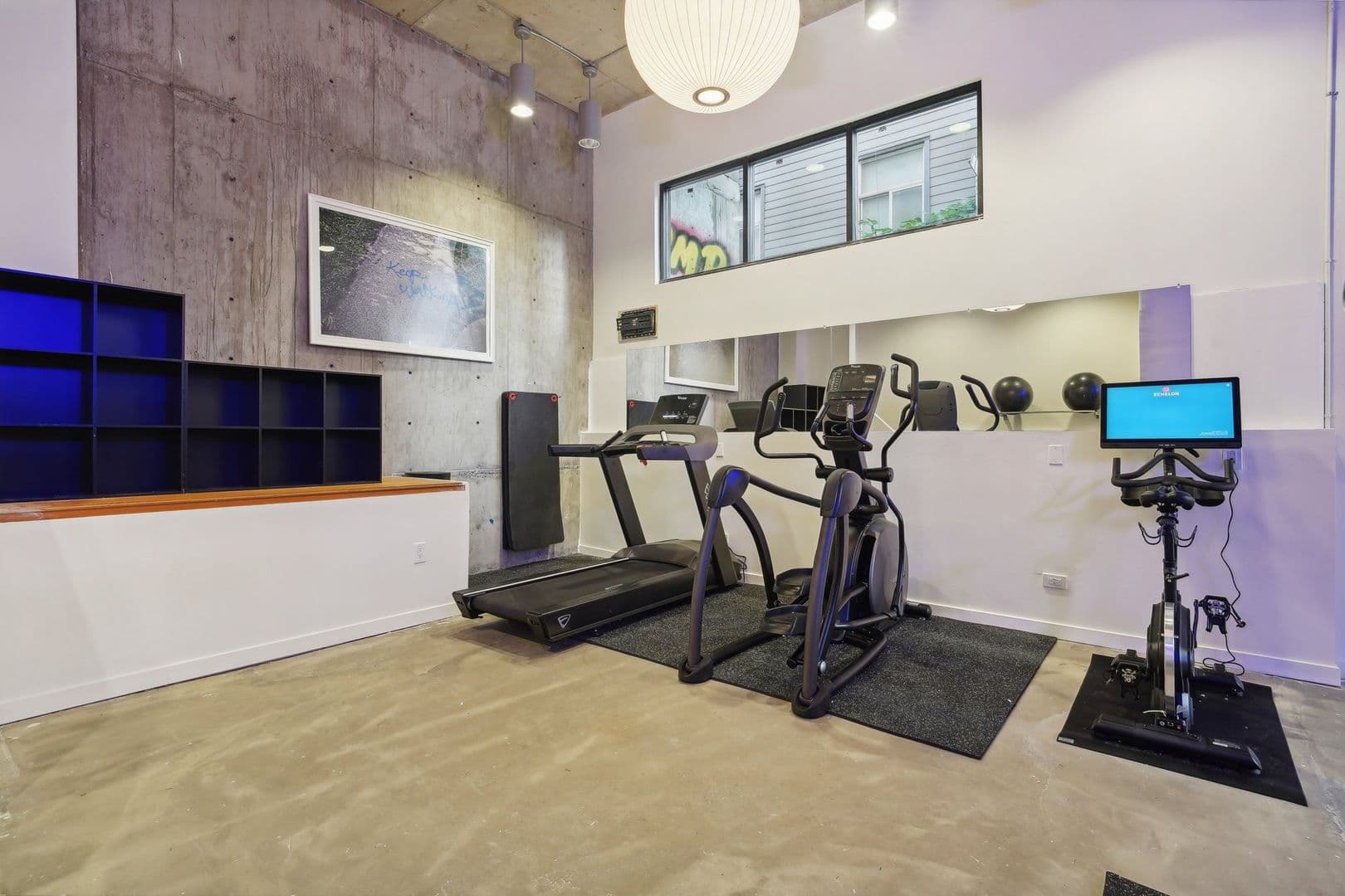 Seattle Apartment: 1430 Summit Avenue