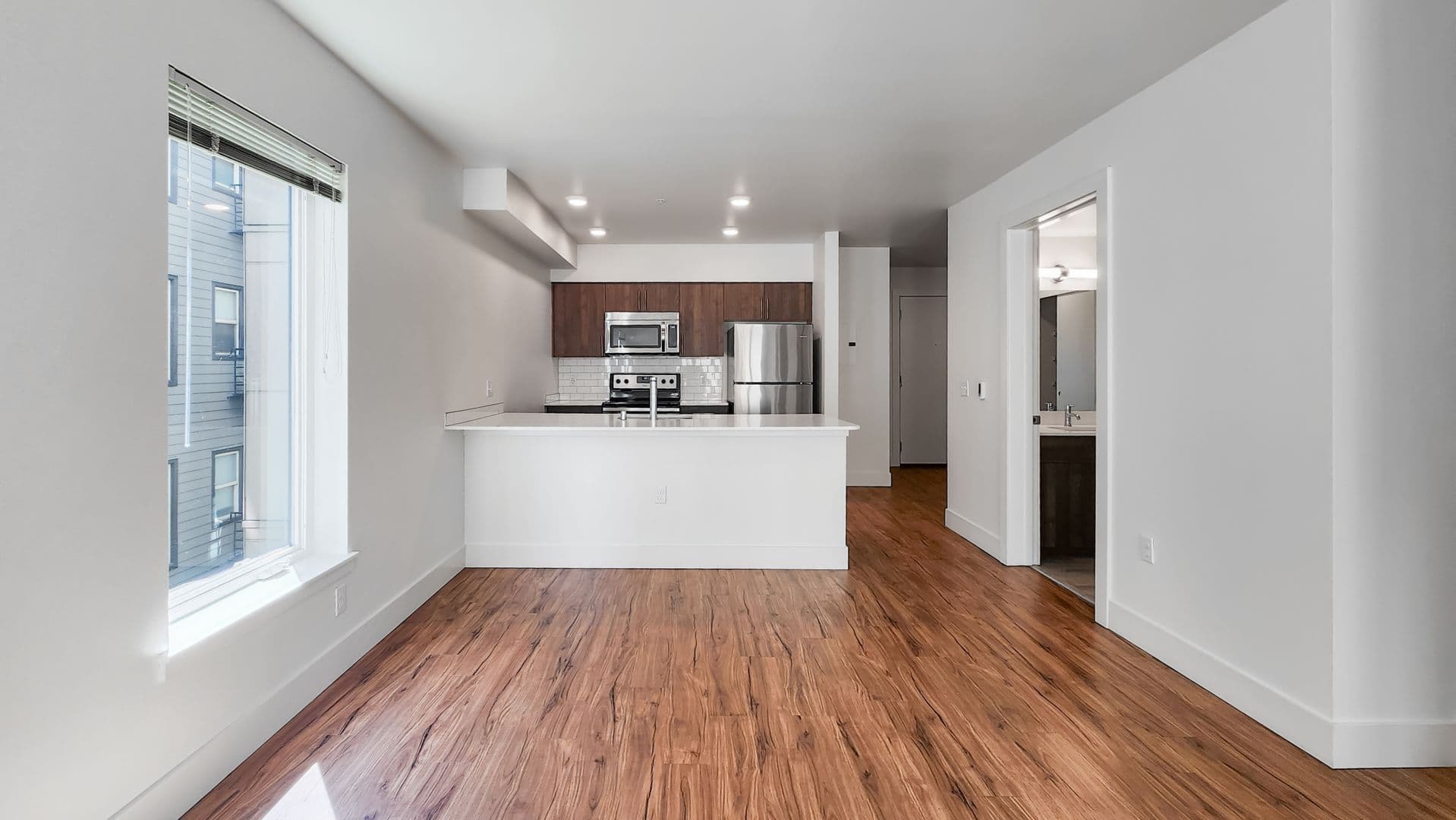 Seattle Apartment: 1430 Summit Avenue