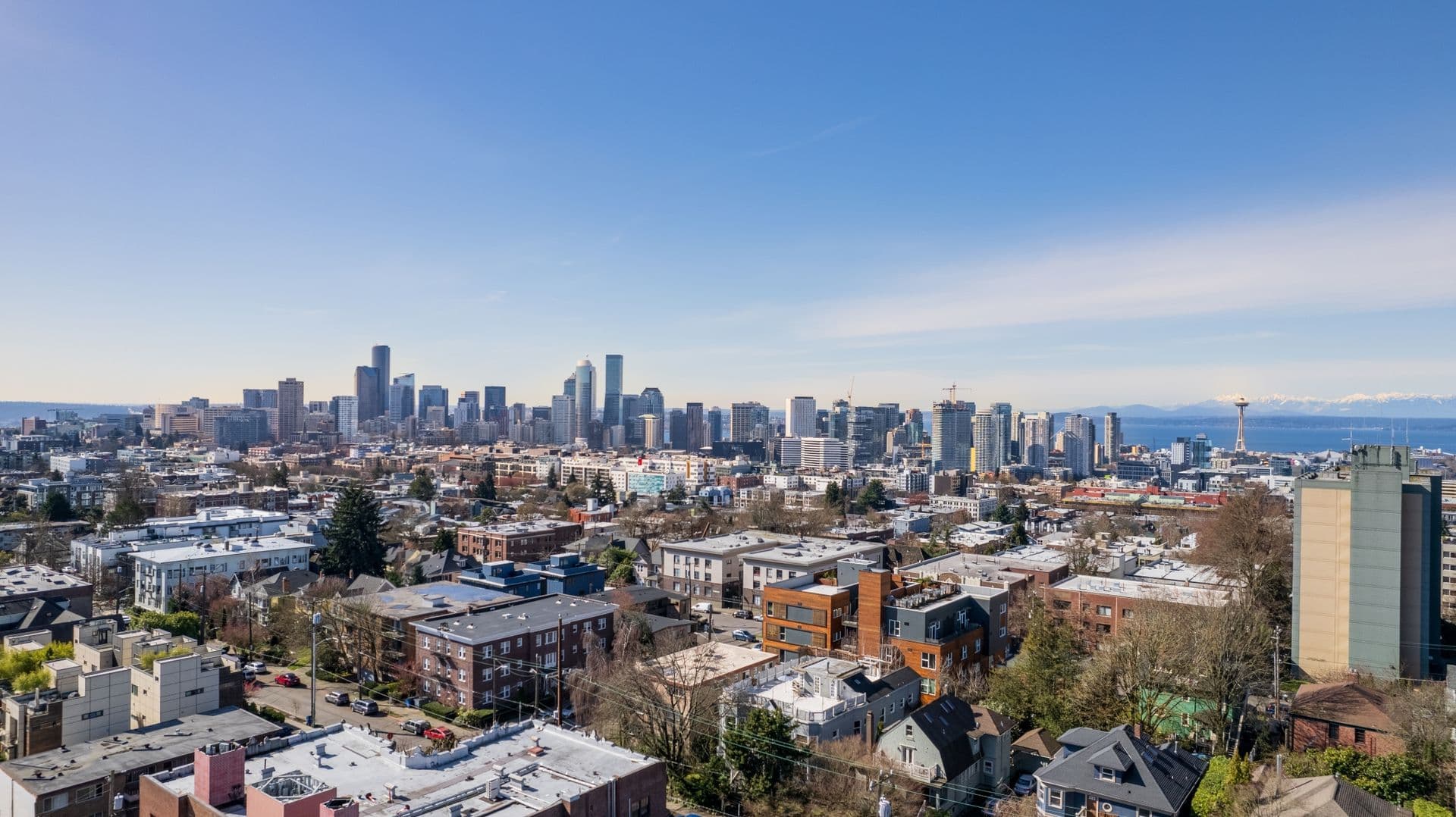 Seattle Apartment: 555 15th AVE E