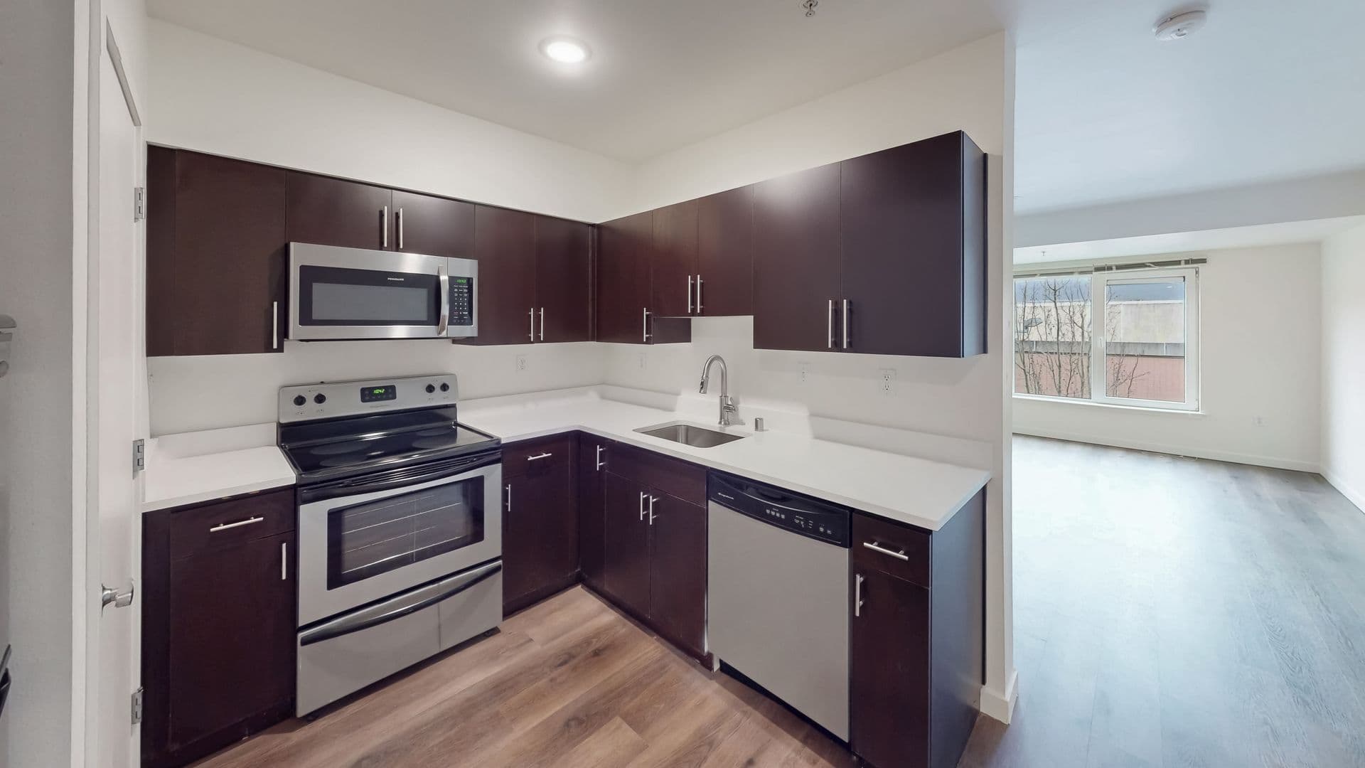Seattle Apartment: 1641 Nagle Pl