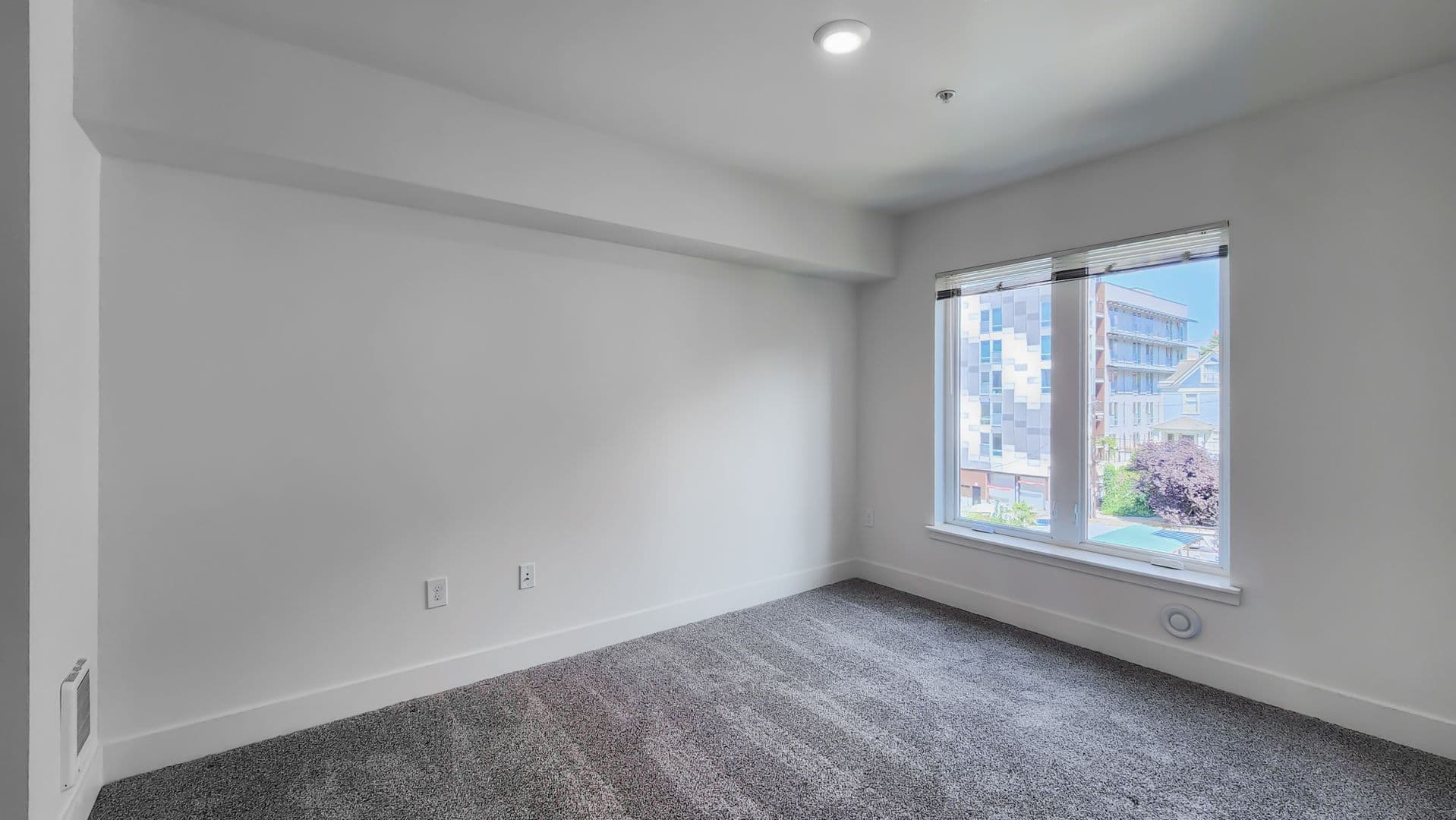 Seattle Apartment: 1430 Summit Avenue